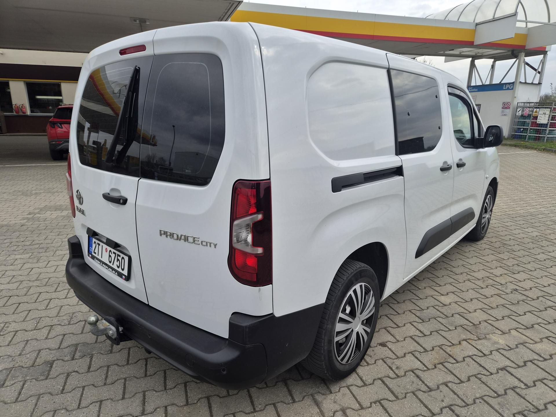 Toyota Proace City, 1,5 D-4D 130k Extra LWB CrewCa - fotka 4