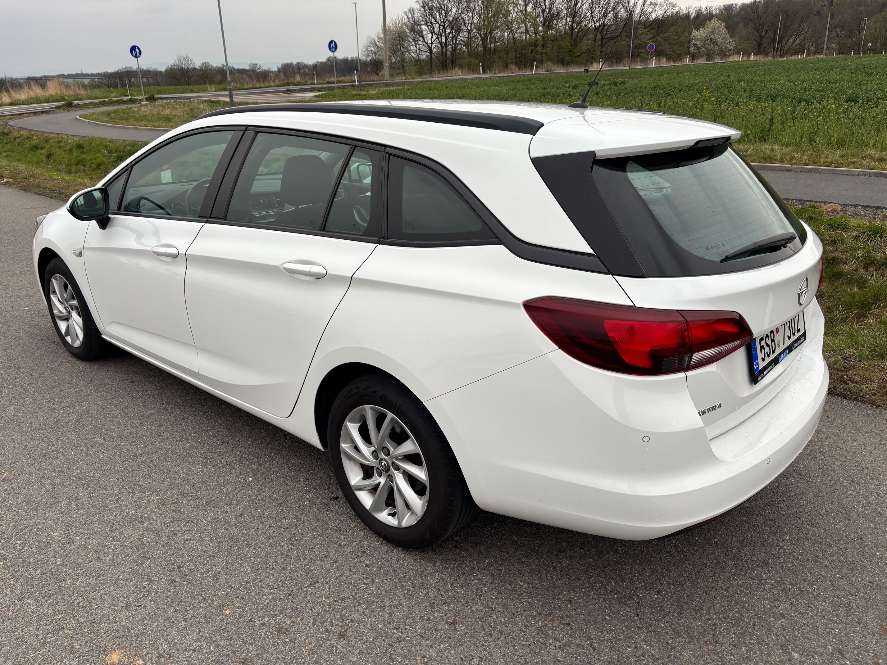 Opel Astra, 1.2 Turbo 81kw - fotka 3
