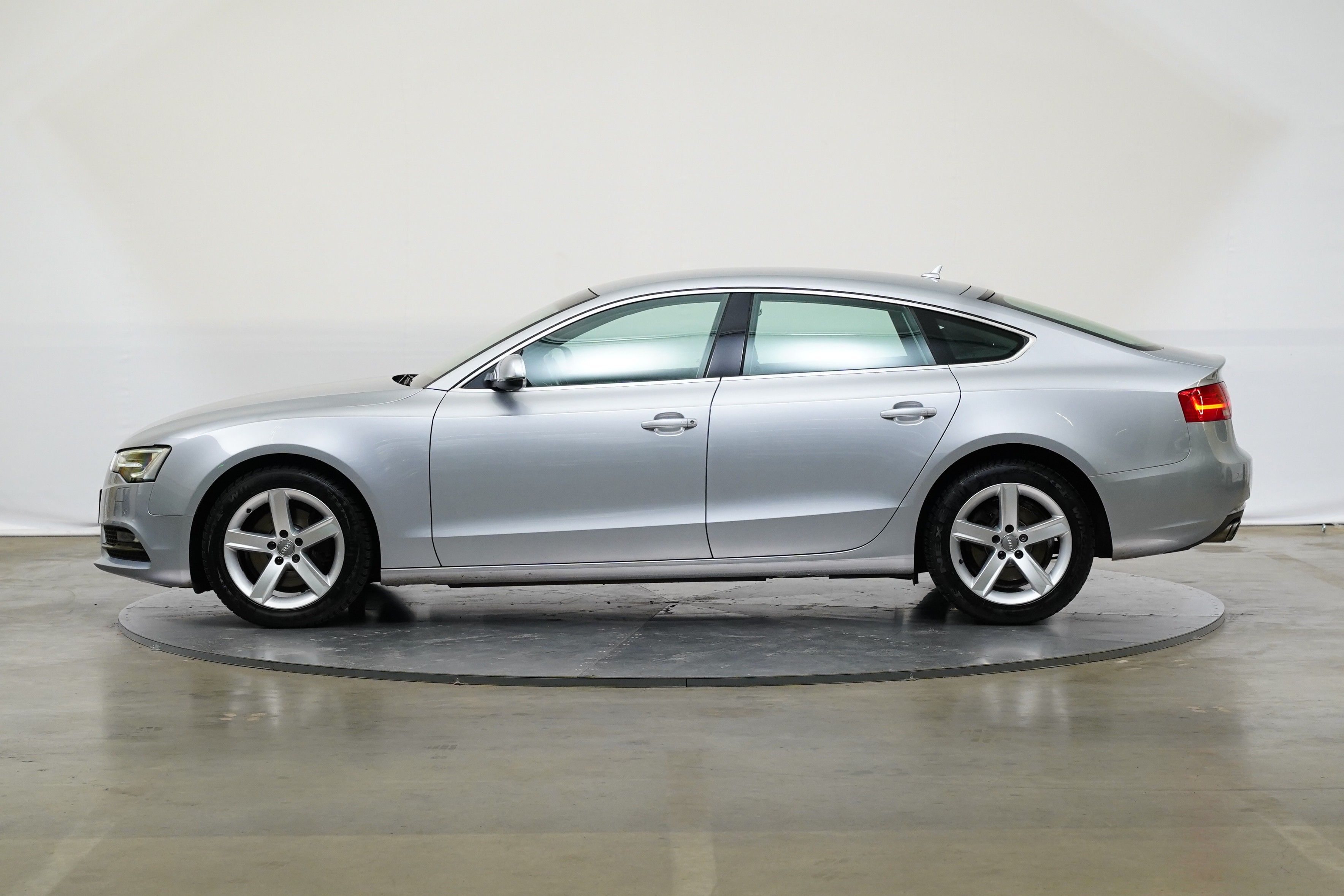 Audi A5, 2.0 TDI 130 kW - fotka 3