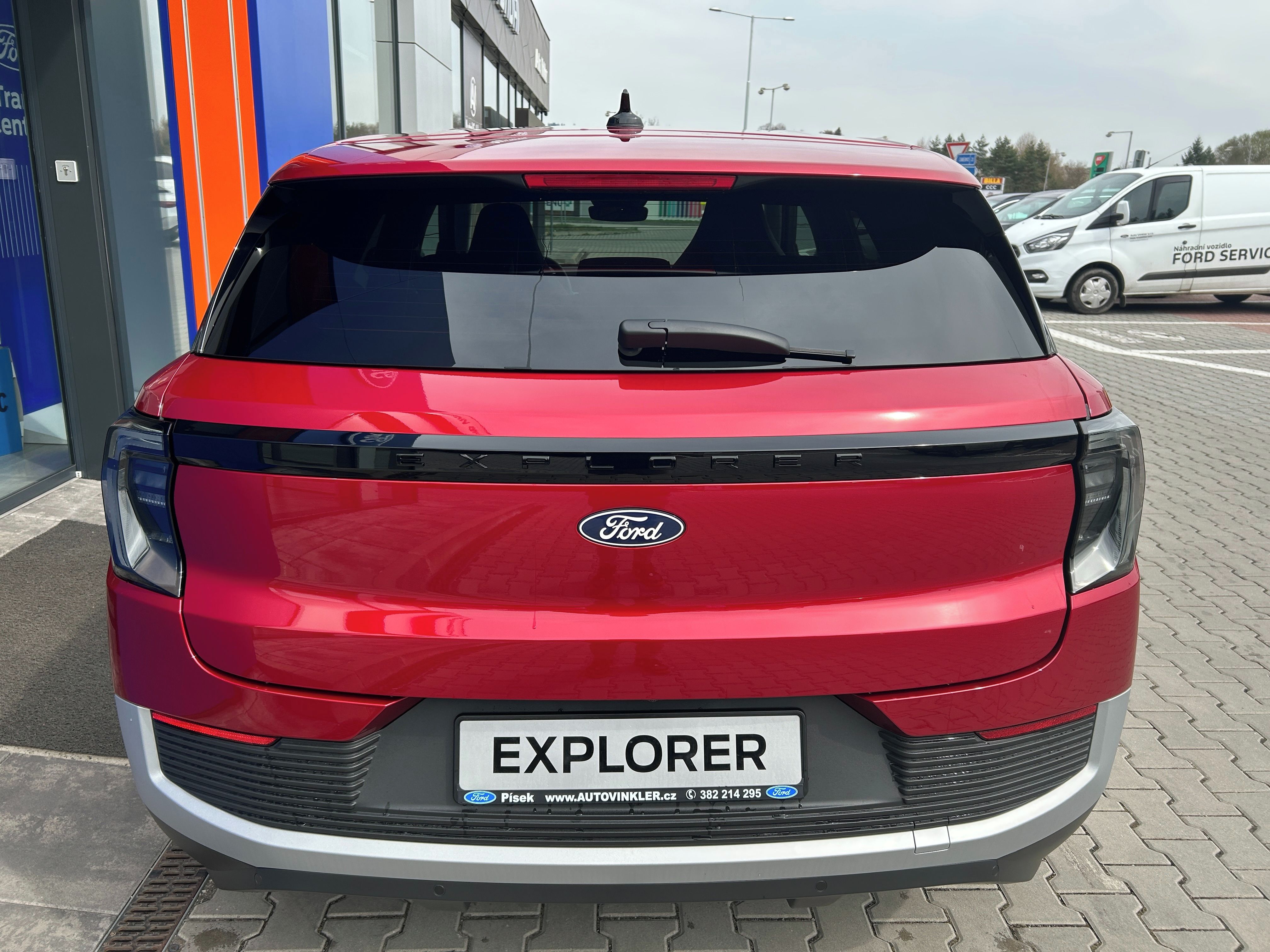 Ford Explorer, 77 kWh dojezd PREMIUM 210kW - fotka 5