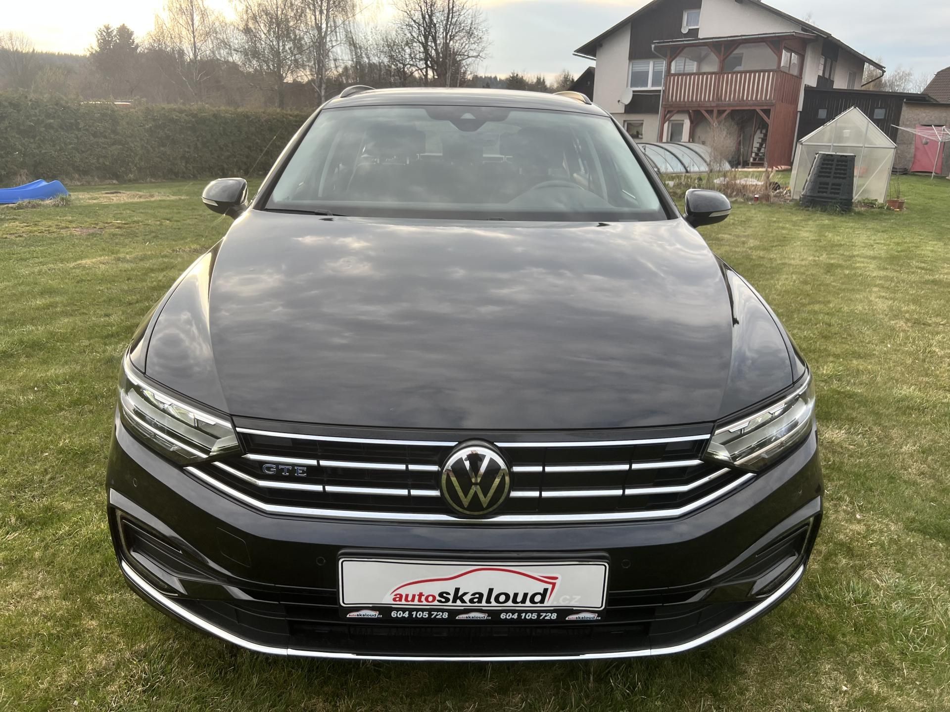 Volkswagen Passat, 1.4GTE 160KW,TZ,2xALU,1MAJ - fotka 2