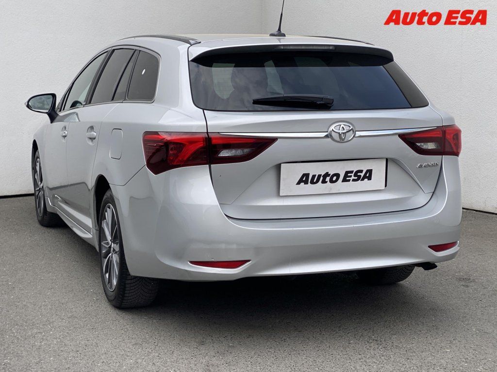 Toyota Avensis, 2.0 D-4D,Sport,kůže,+ALU - fotka 6