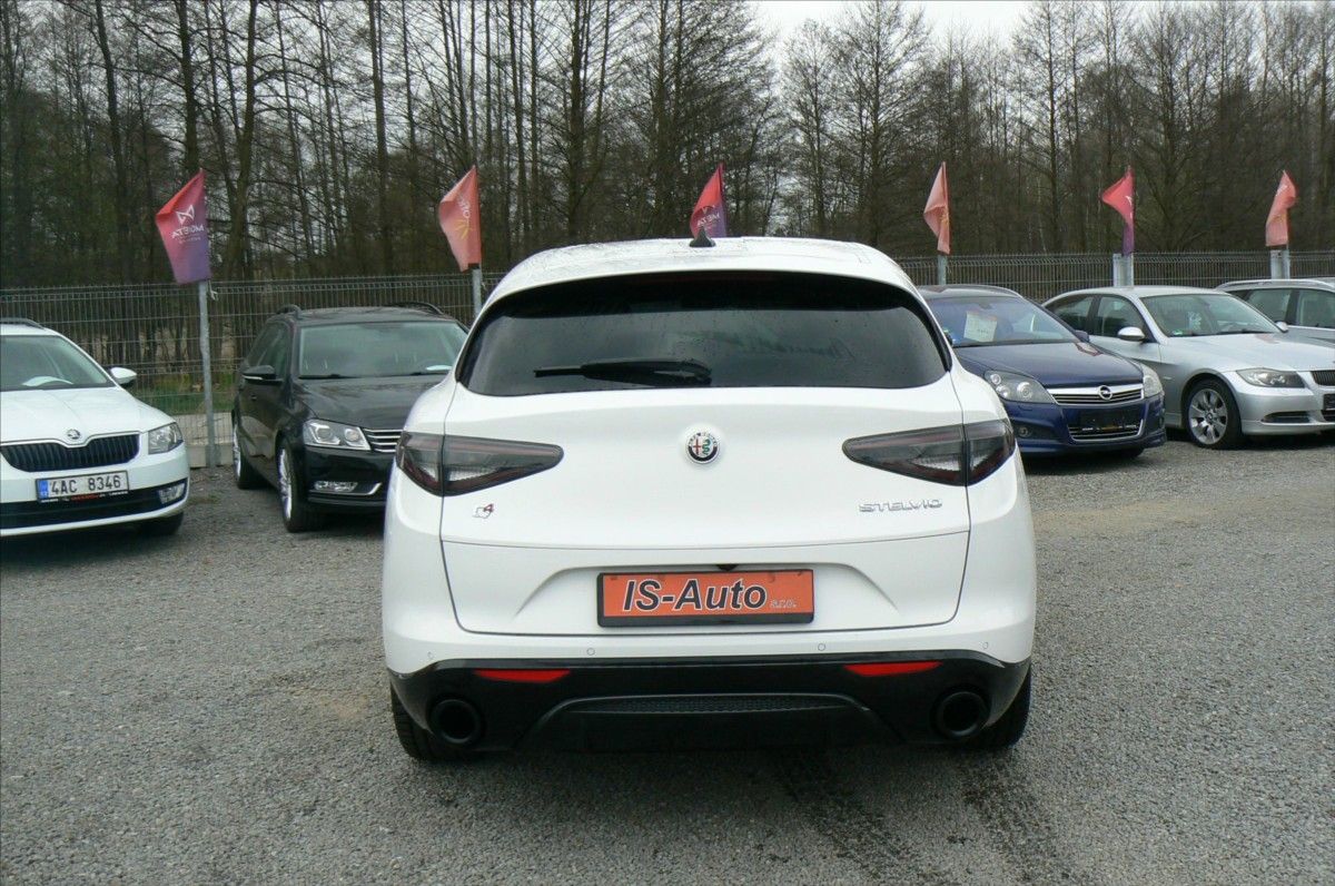 Alfa Romeo Stelvio, 2,2 VELOCE  Q4 DPH- 52571 km - fotka 6