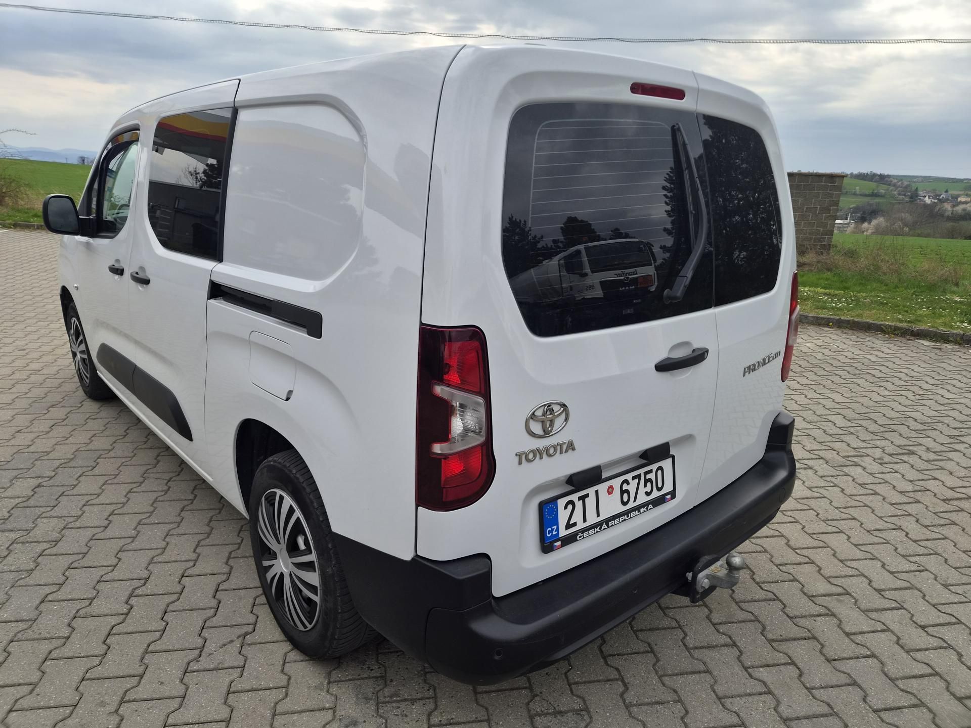 Toyota Proace City, 1,5 D-4D 130k Extra LWB CrewCa - fotka 5