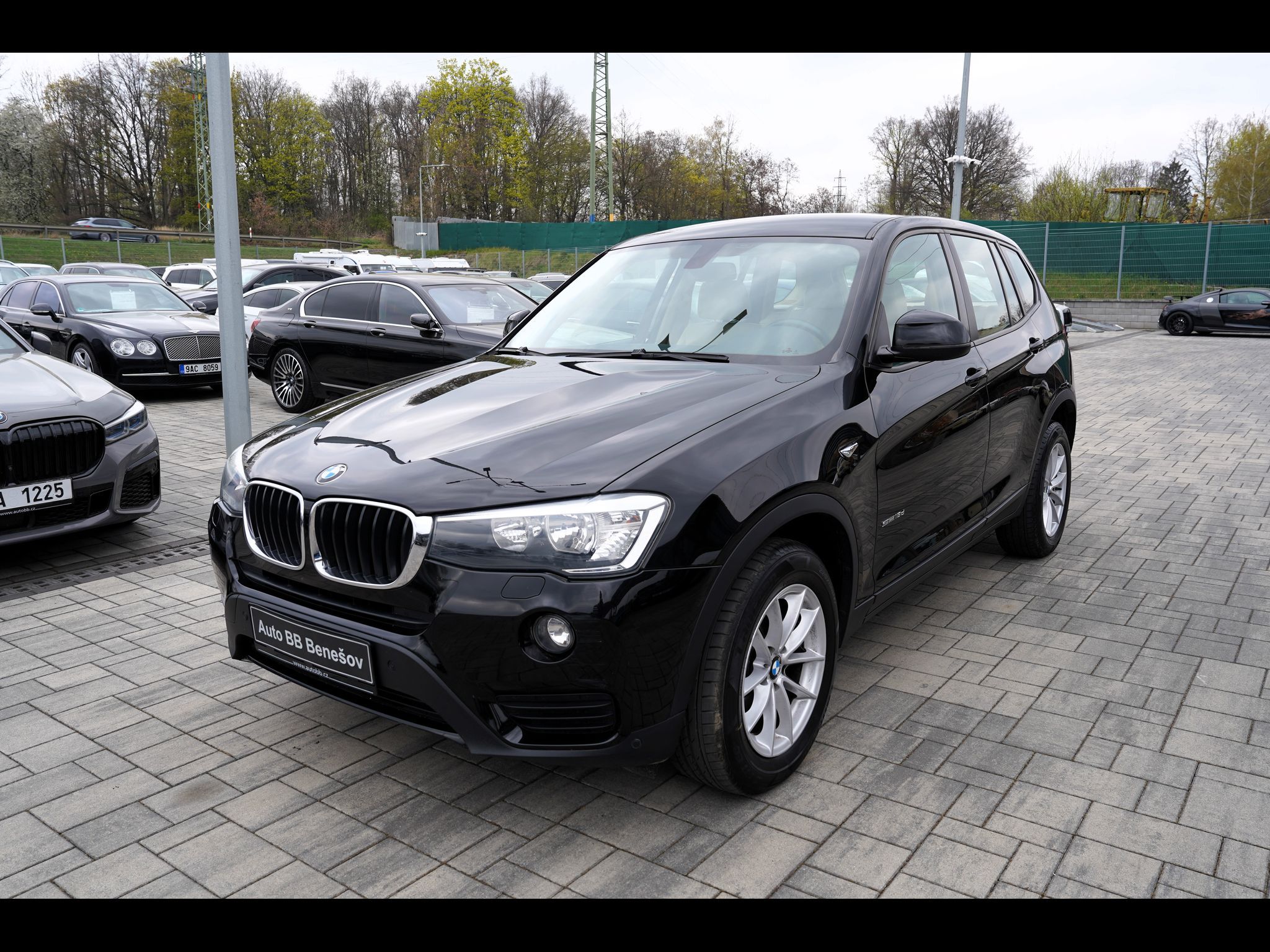 BMW X3, 2.0d sDrive/AT/150 PS/šíbr - fotka 2