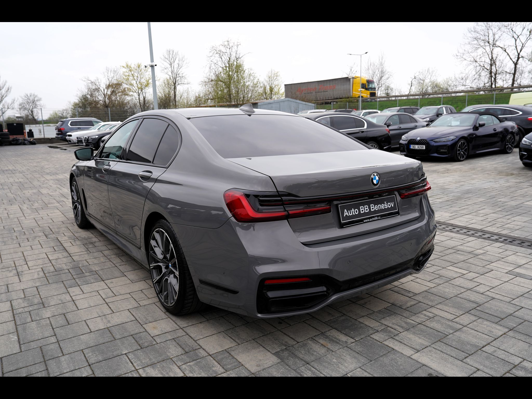 BMW Řada 7, 730d xDrive/Mpaket/9AT/Lasery - fotka 4