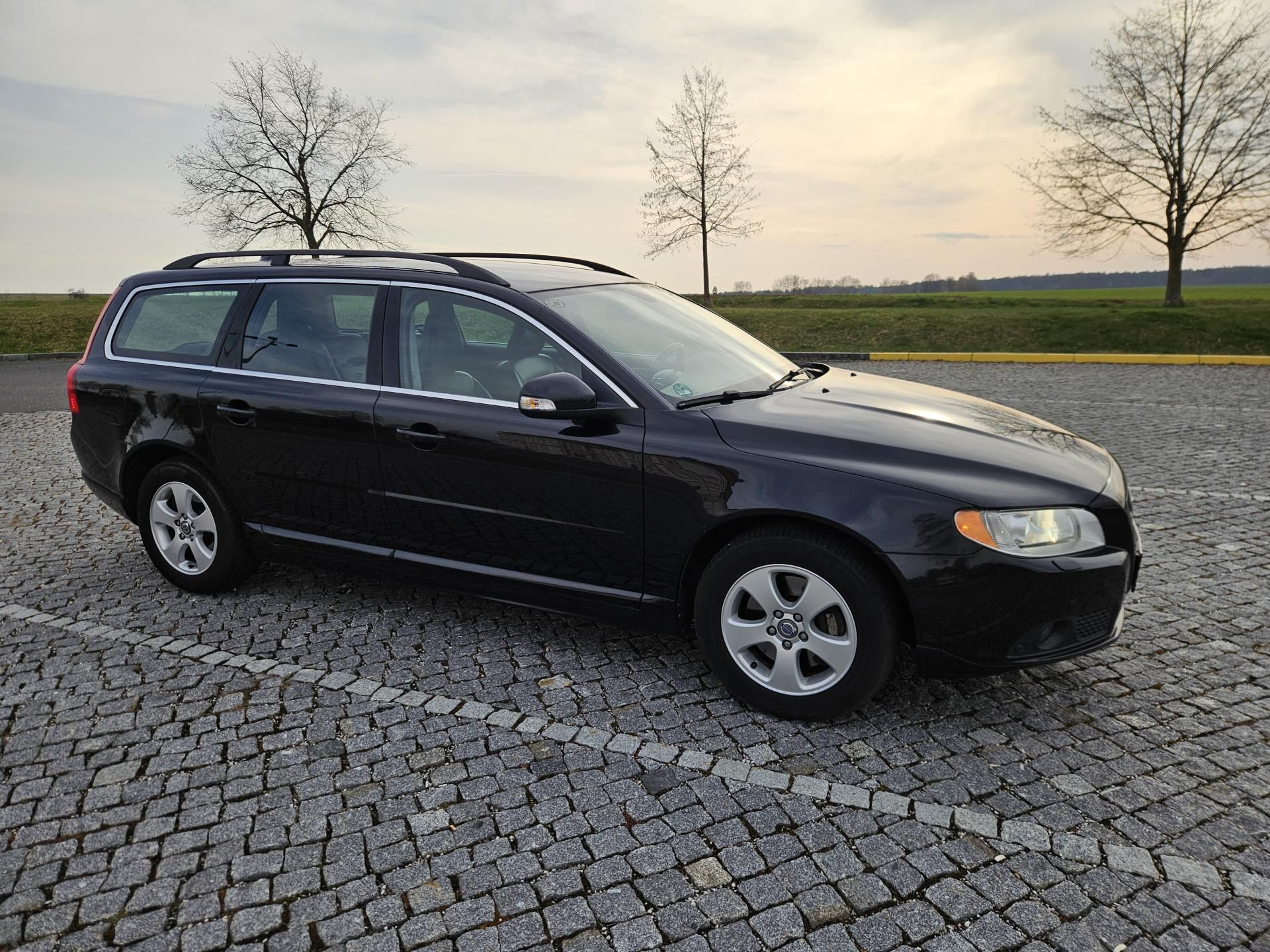 Volvo V70, 2.4 D5 151kw, MOŽNÉ SPLÁTKY - fotka 5
