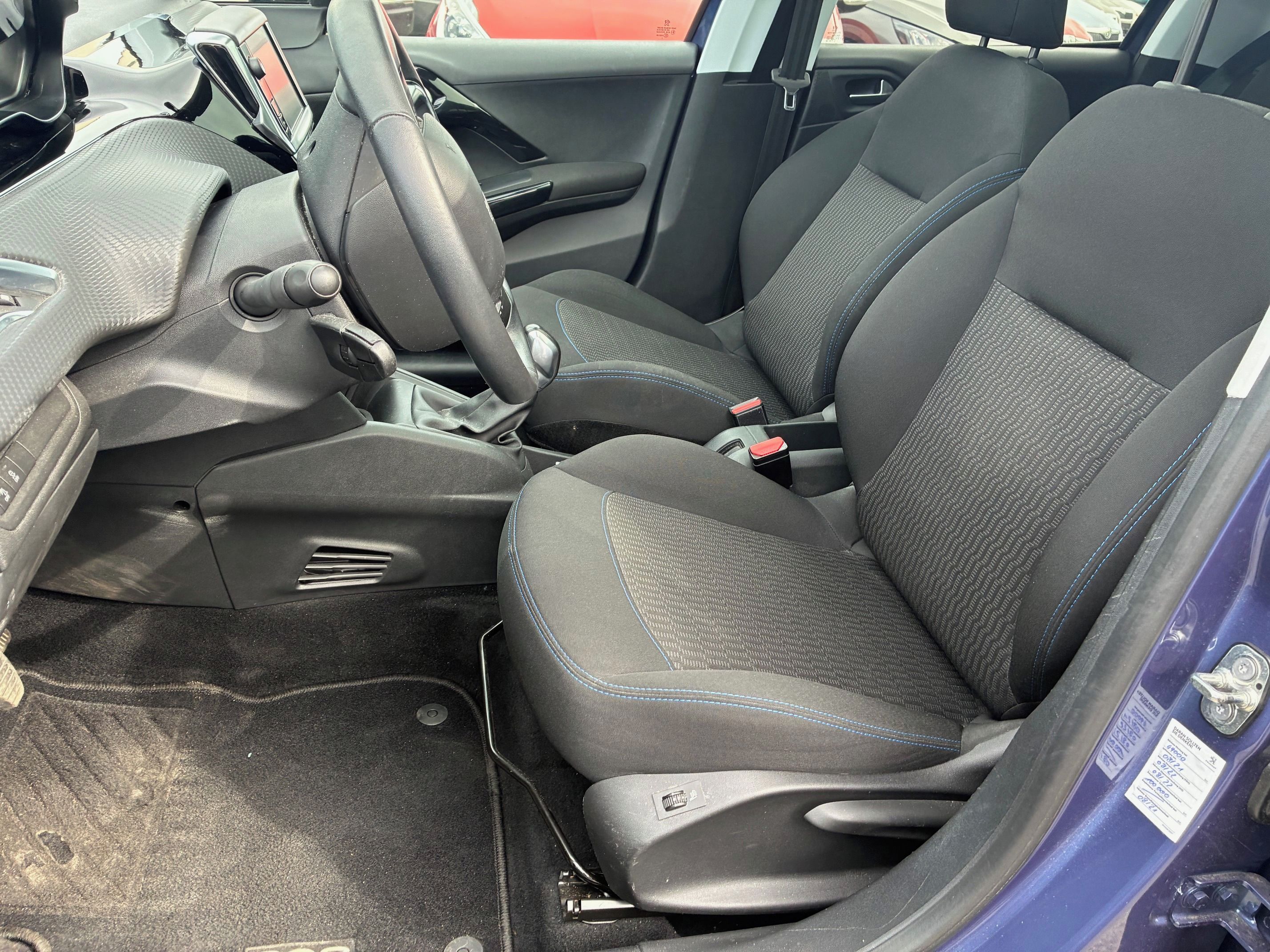 Peugeot 208, 1,2 PureTech STYLE Panorama - fotka 6
