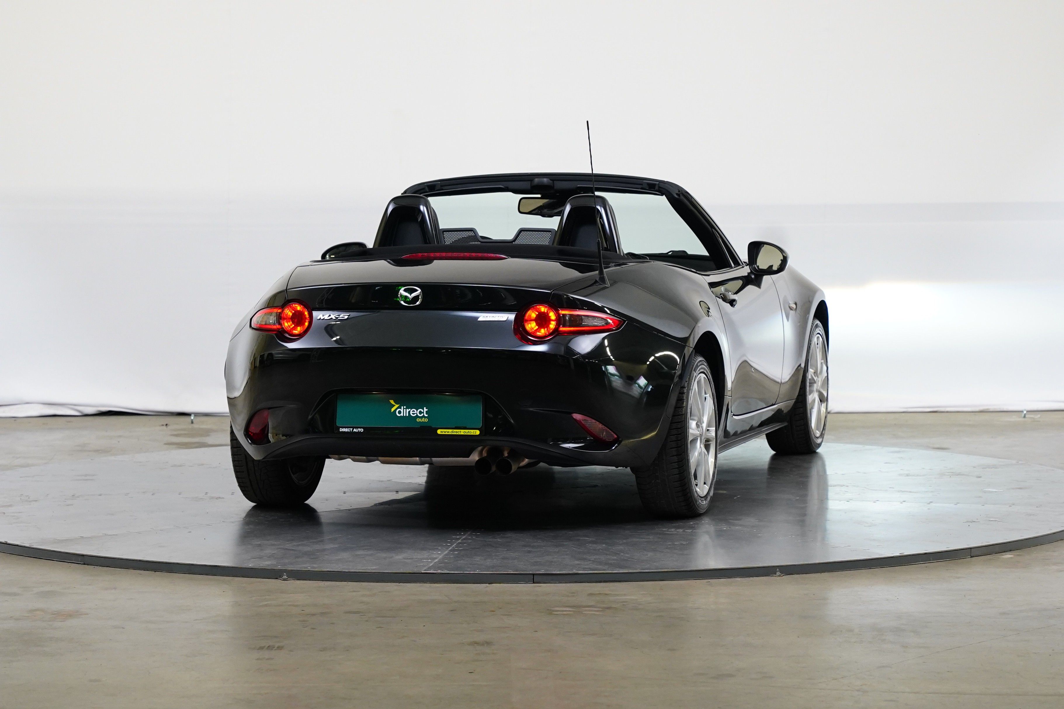 Mazda MX-5, 1.5 Skyactiv-G 96 kW Exclusive - fotka 2
