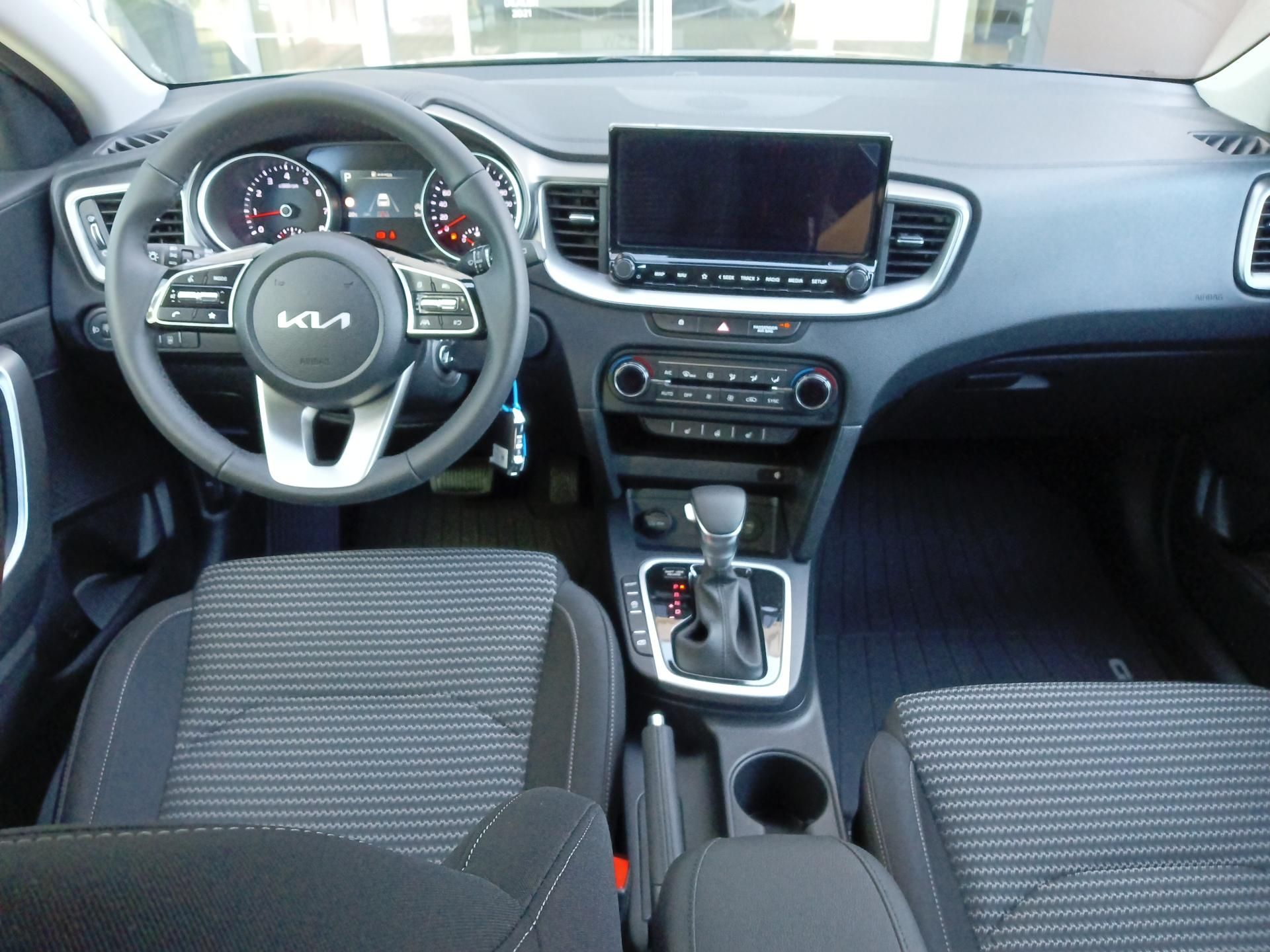Kia Cee´d SW, 1.5 T-GDi 7DCT TOP - fotka 6