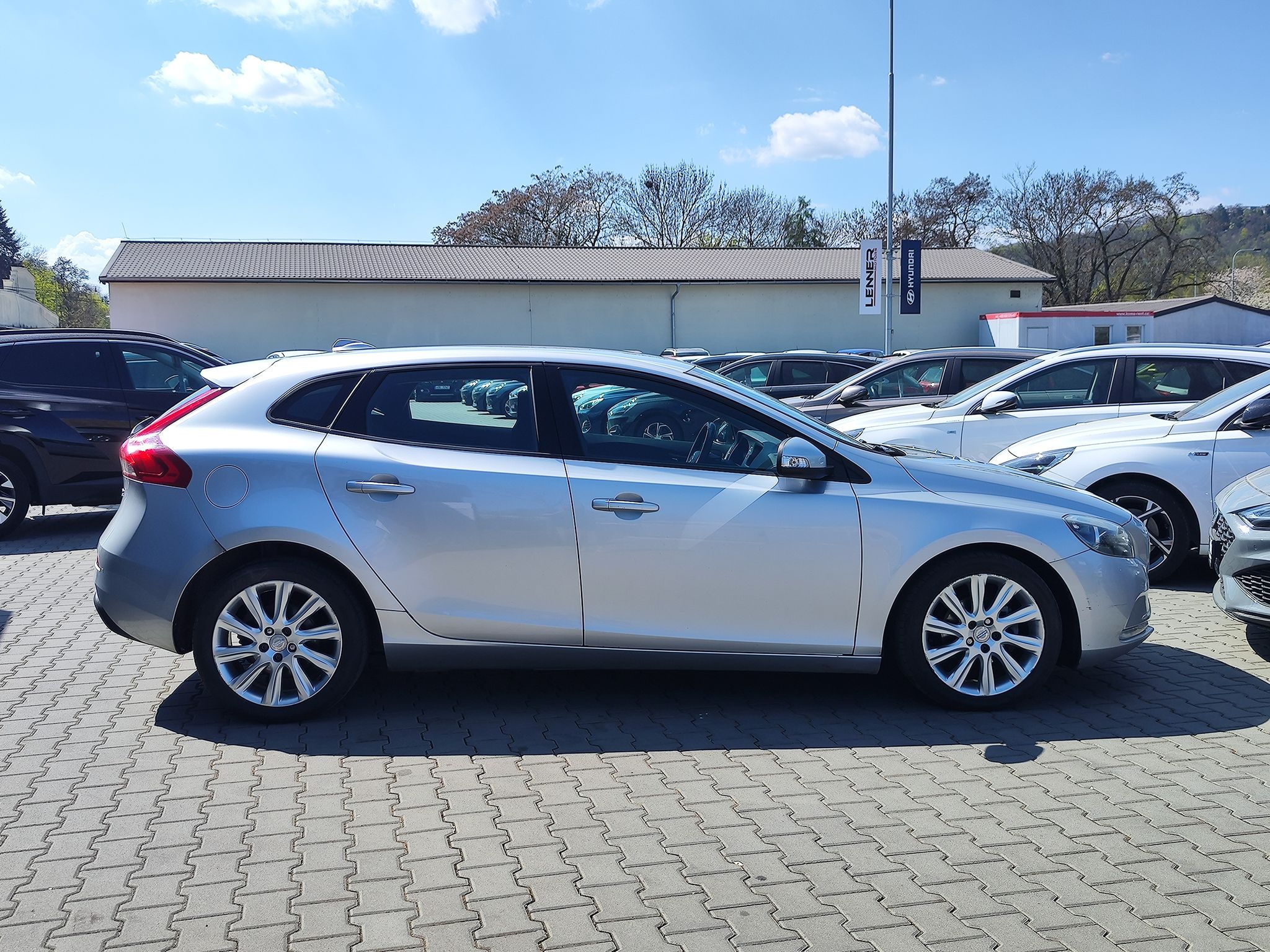 Volvo V40, D2 1.6 /84kW Servisní Historie - fotka 4