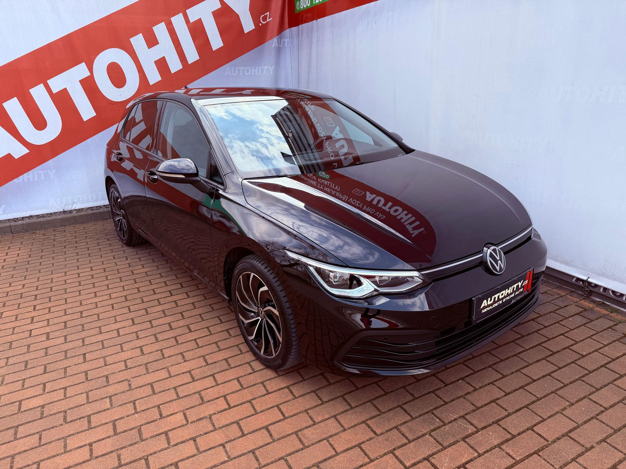 Volkswagen Golf, 1.5 TSi Life, ČR, 1.Maj - fotka 5