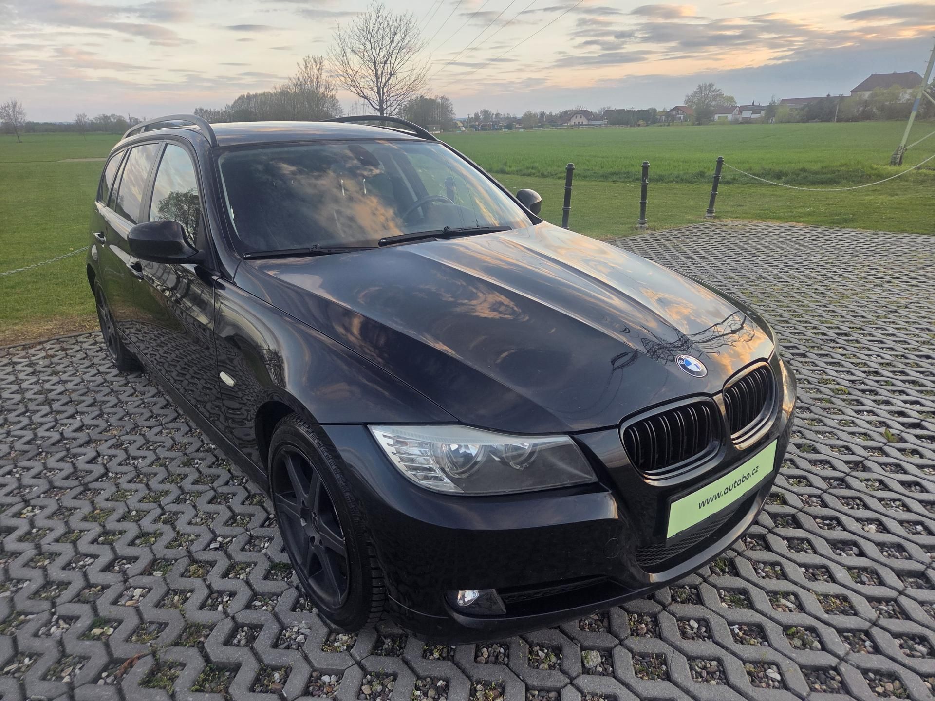 BMW Řada 3, 320d, 130 kW,2.sada kol,manual - fotka 3
