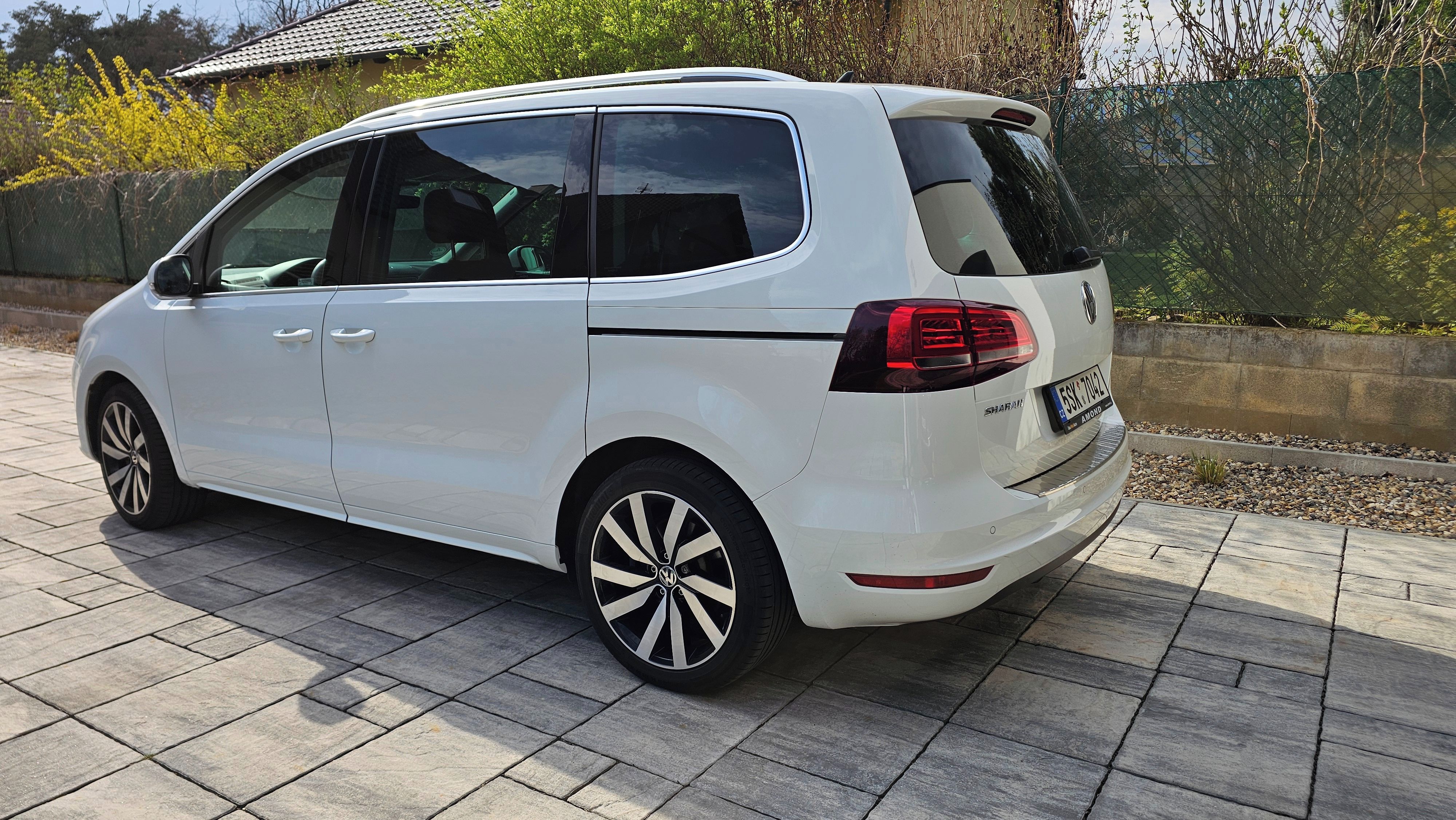 Volkswagen Sharan, 7 míst, 1.maj, ČR, nebouraný