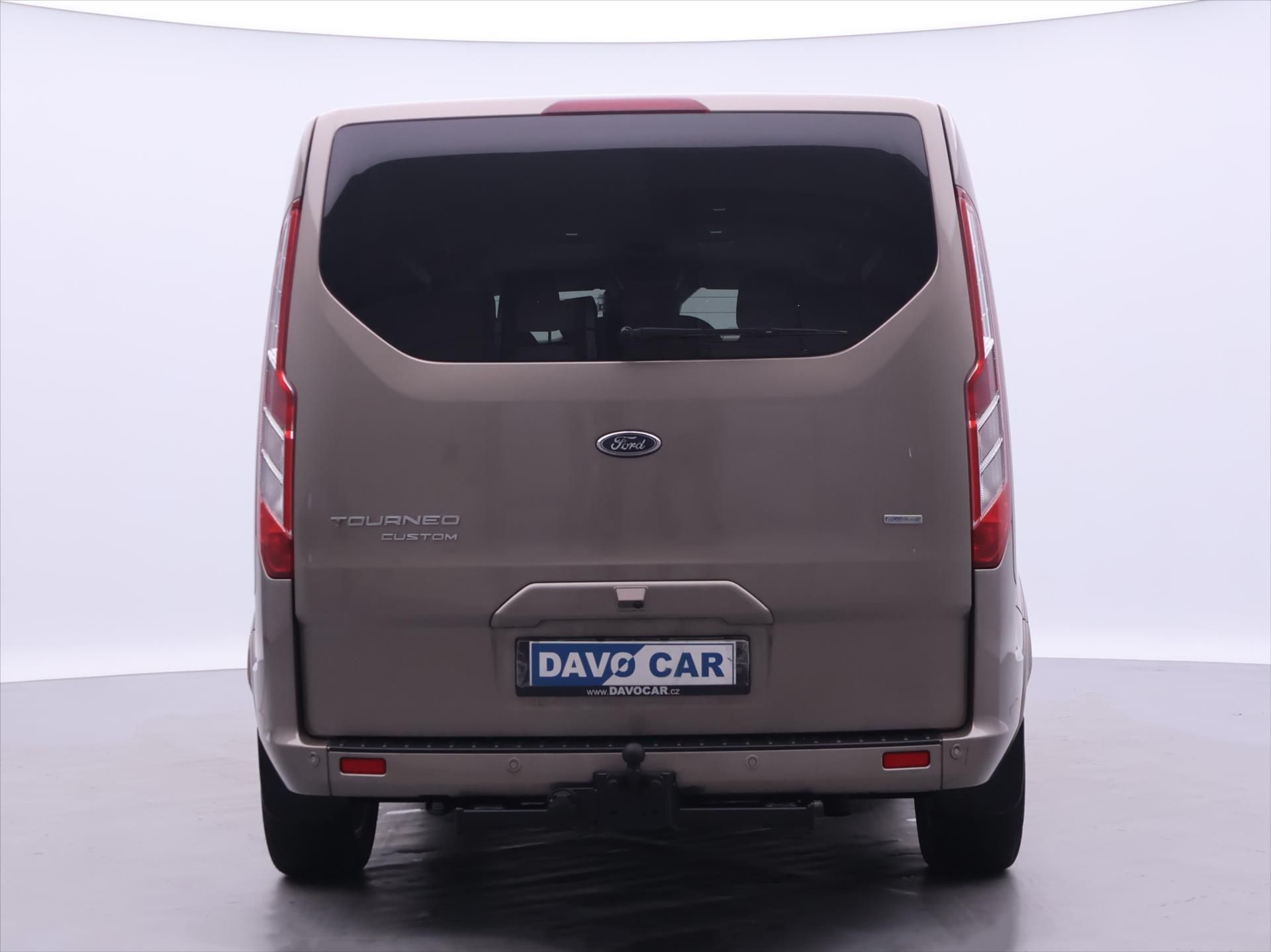 Ford Tourneo Custom, 2,0 TDCI 136kW CZ Titanium L2 - fotka 6