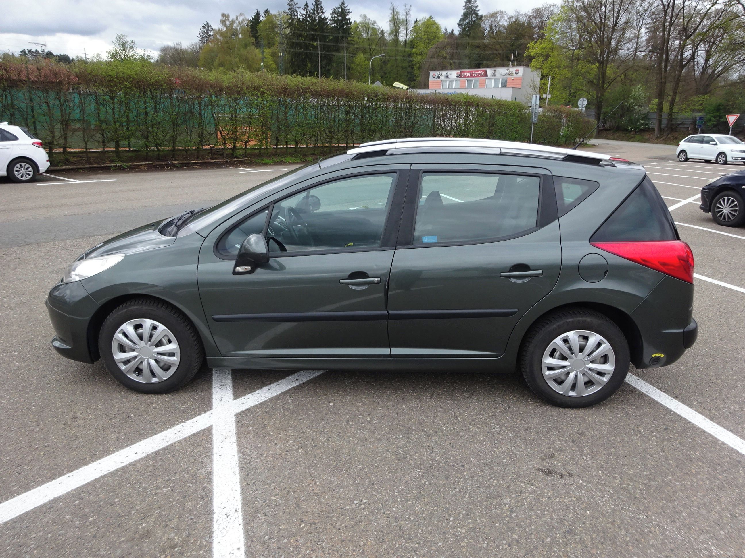Peugeot 207, 1.6i + LPG (88 kw)  1.MAJITEL - fotka 2