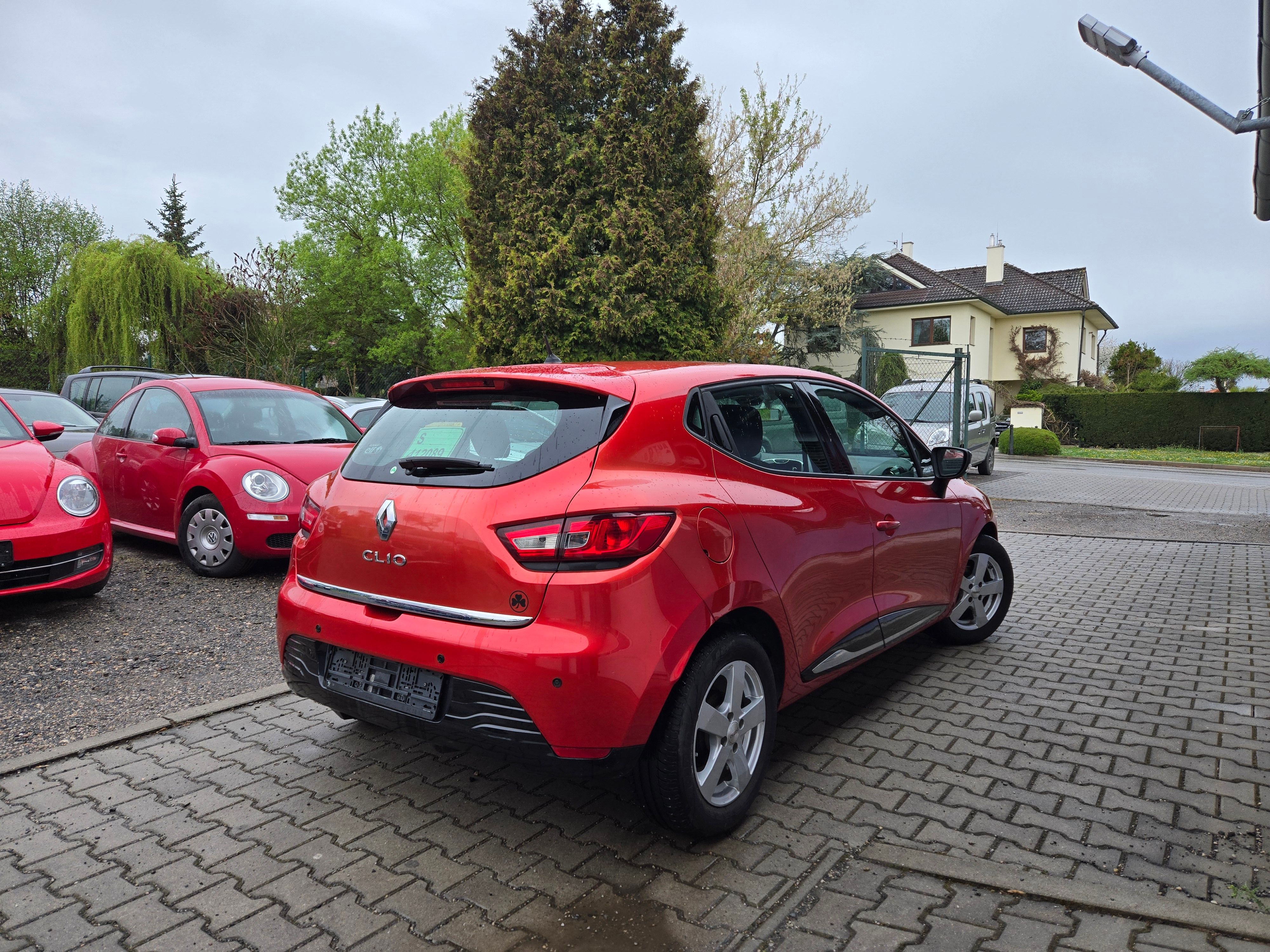 Renault Clio, 1,2 16V+sada zimních kol - fotka 5