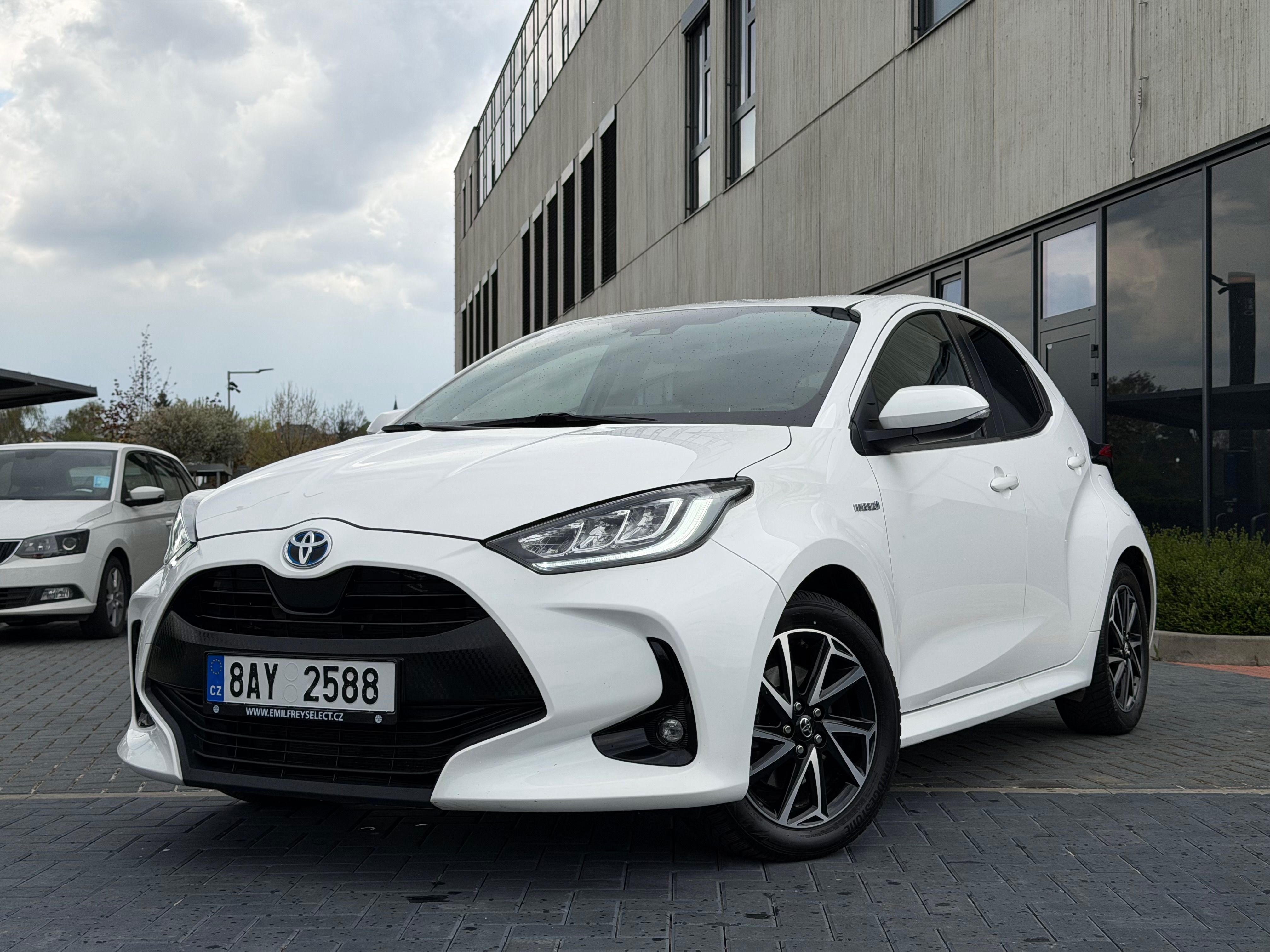 Toyota Yaris, Hybrid / 1.5 VVT-i/ záruka