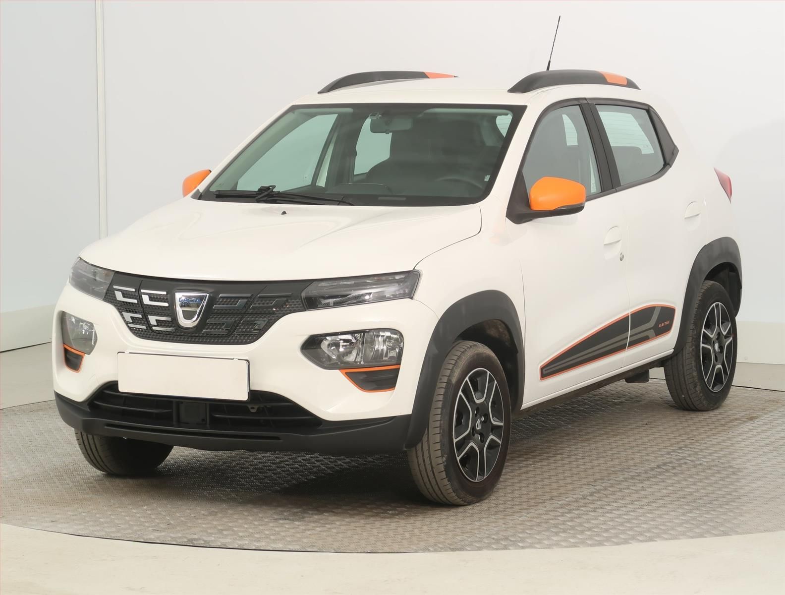 Dacia Spring, Electric 45 (27 kWh), SoH 91% - fotka 2