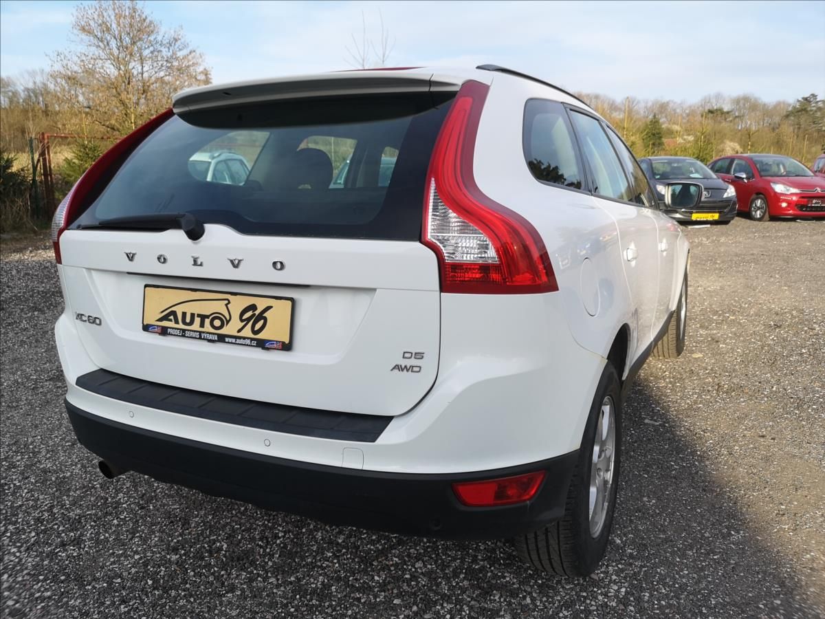 Volvo XC60, 2,4 4x4 - fotka 2