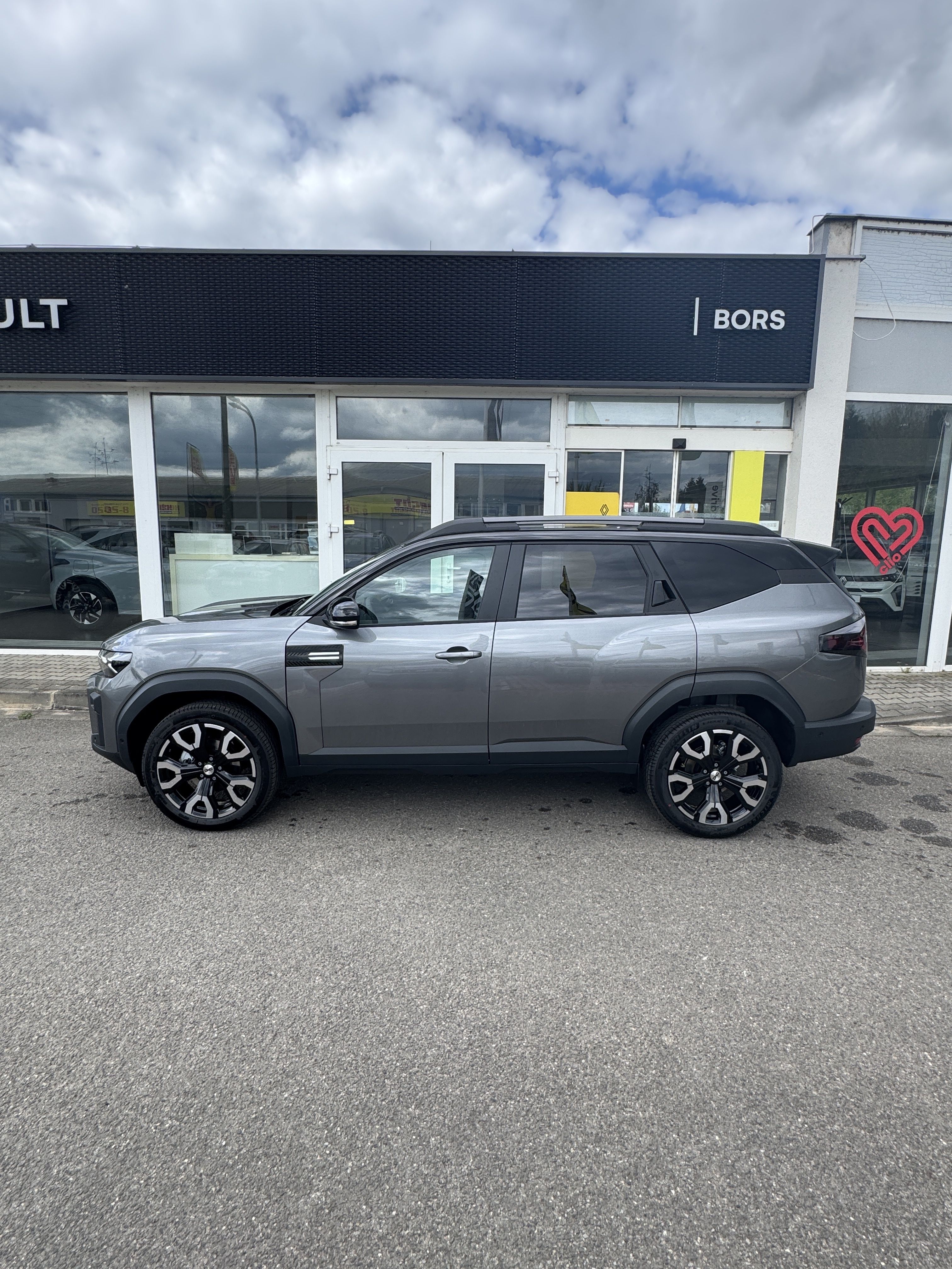 Dacia Bigster, Journey hybrid 155 CELEBRATION - fotka 4