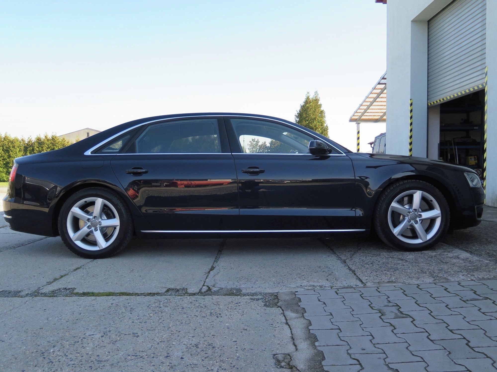 Audi A8, W12, 6.3 FSI quattro, L - fotka 5