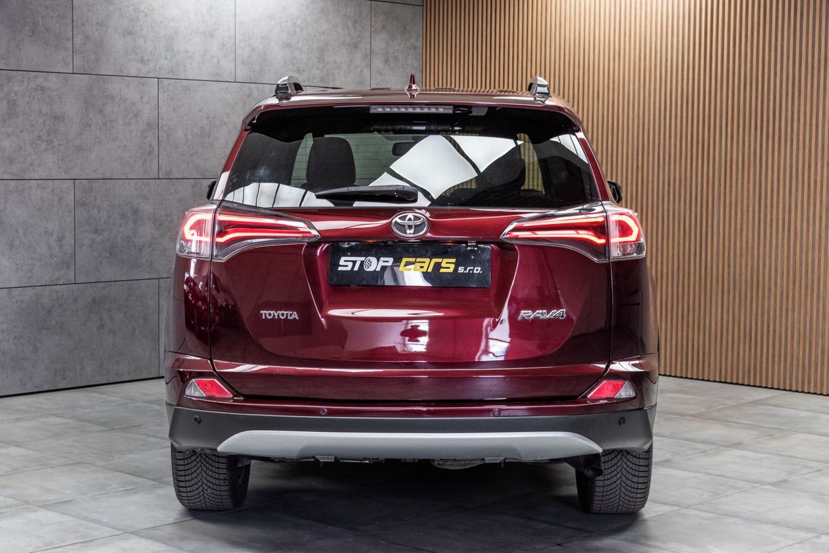 Toyota Rav4, 2.0 D-4D 105kW*PO ROZVODECH* - fotka 5