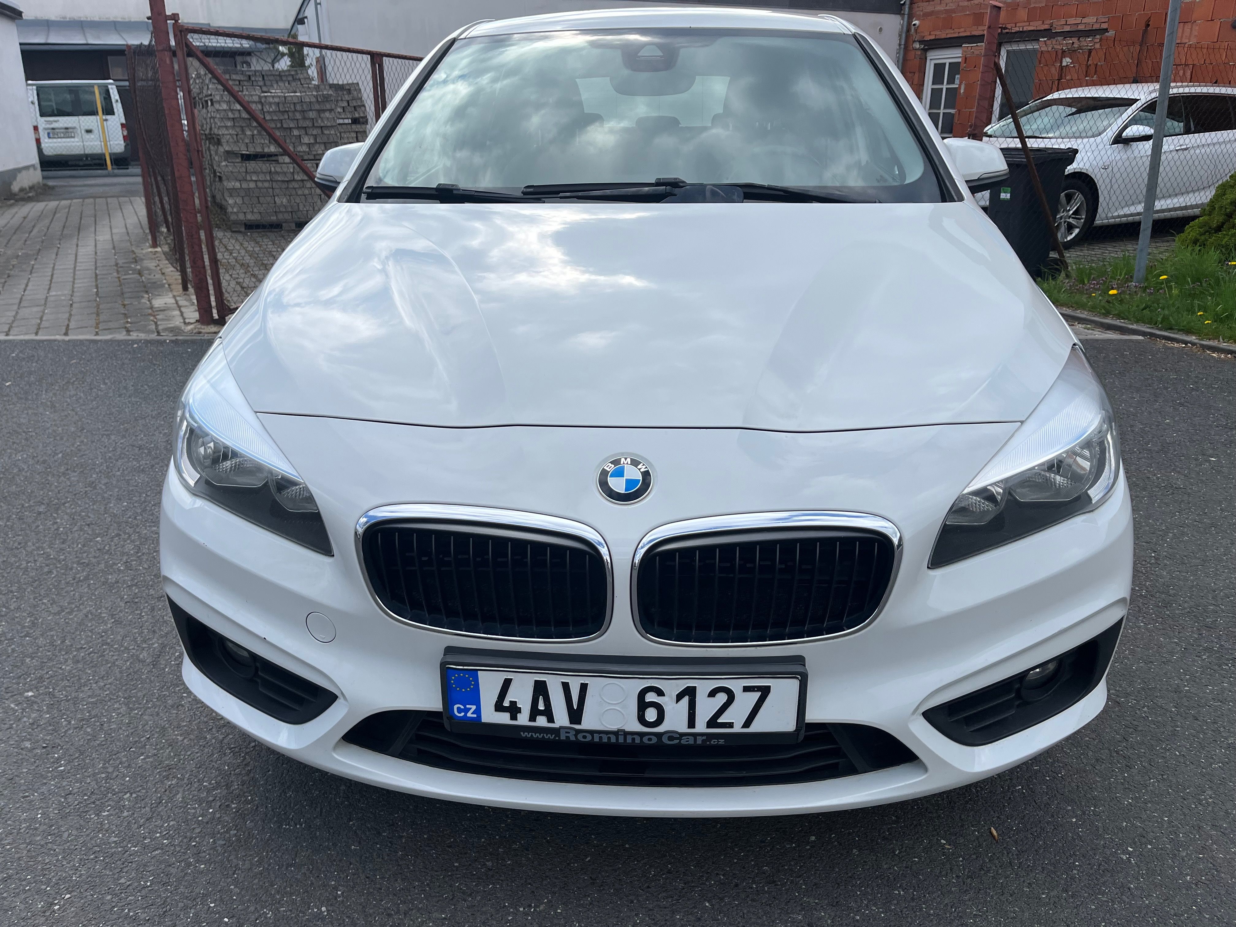 BMW Řada 2, 218d Active Tourer - fotka 2