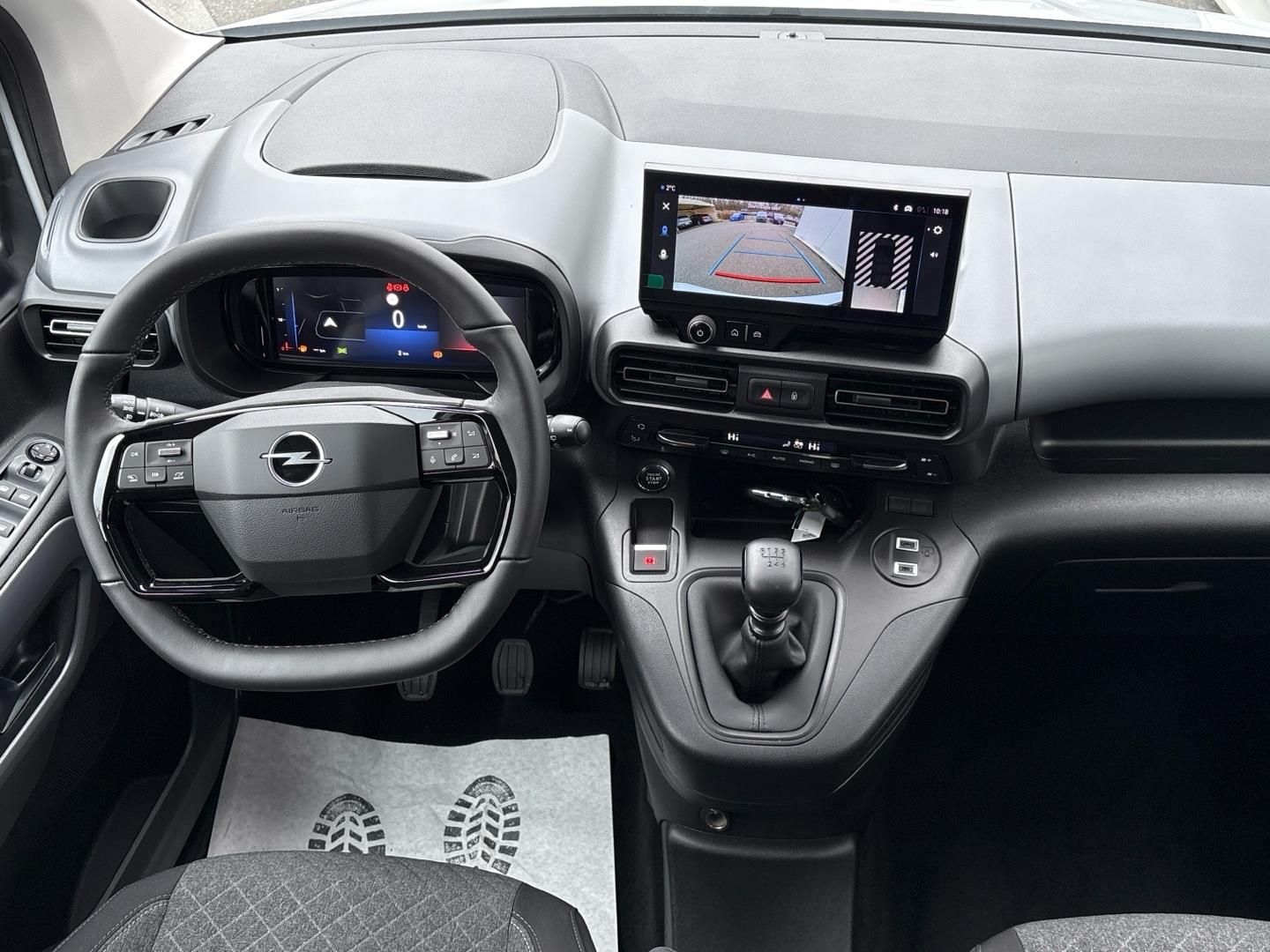 Opel Combo, 1.5CDTi 130k 96kW Elegance Plu - fotka 4