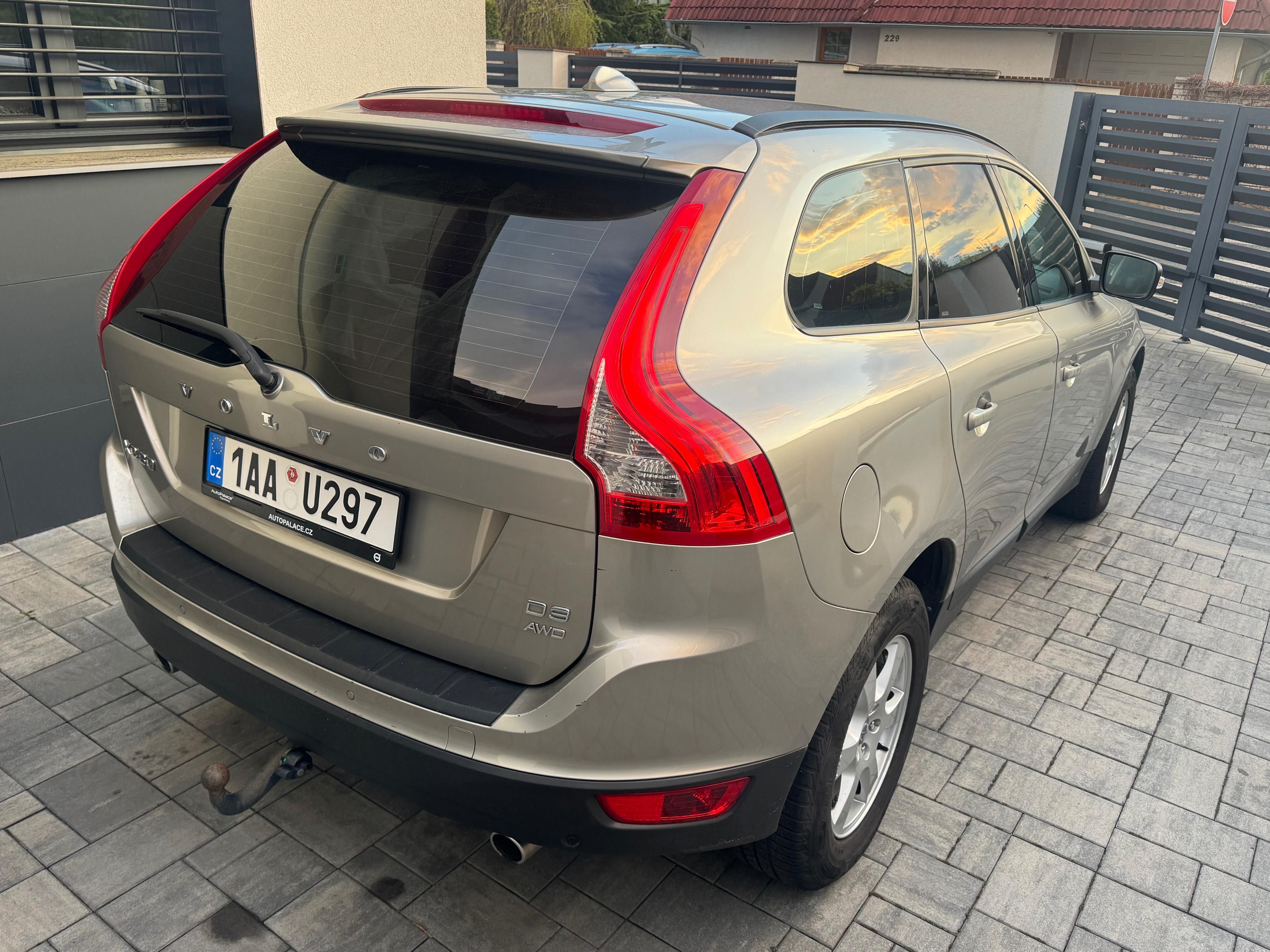 Volvo XC60, 2.4,D3,AWD,AT,ČR původ,DPH - fotka 5