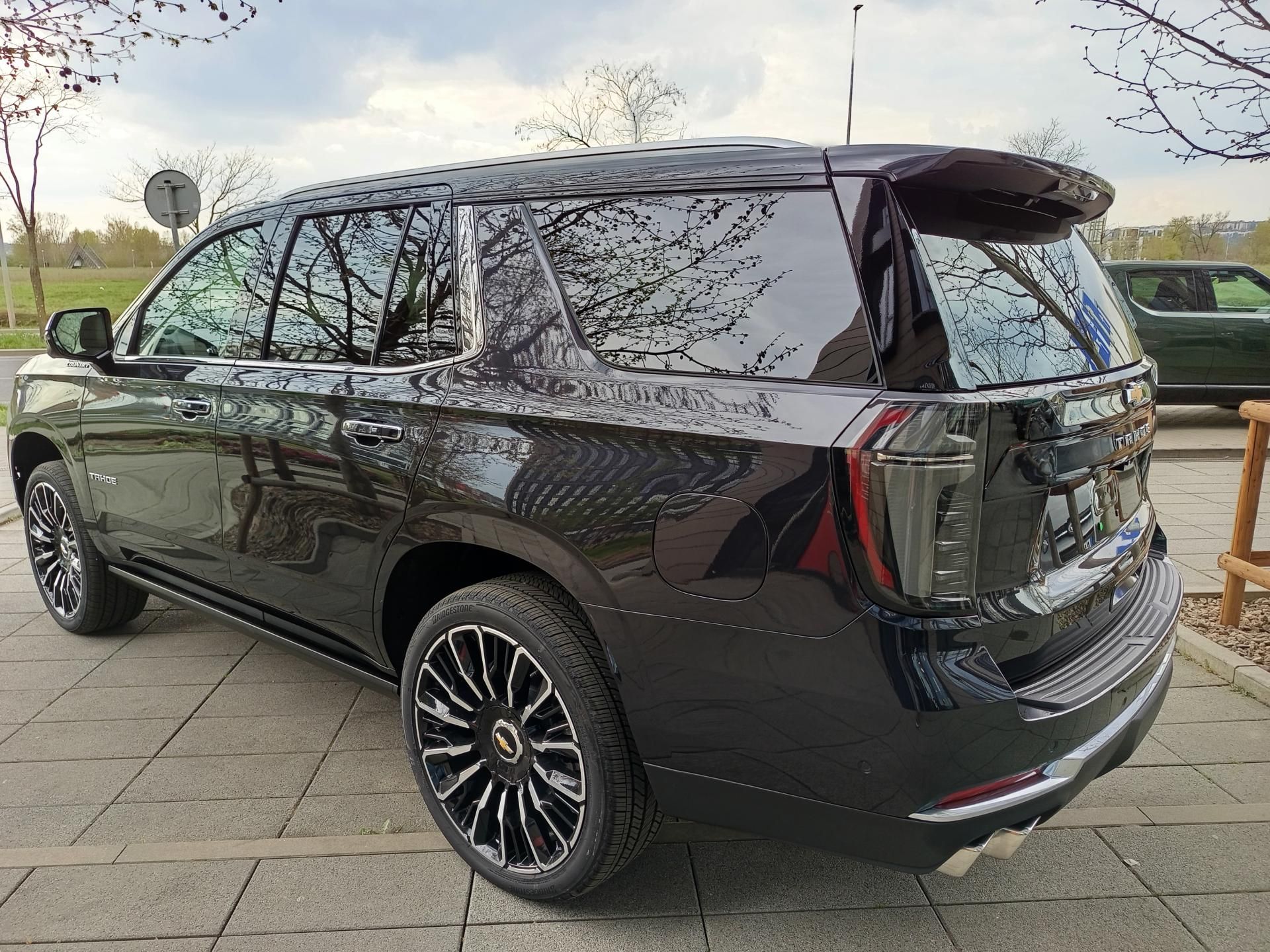 Chevrolet Tahoe, High Country 2026,AWD,kola 24" - fotka 4