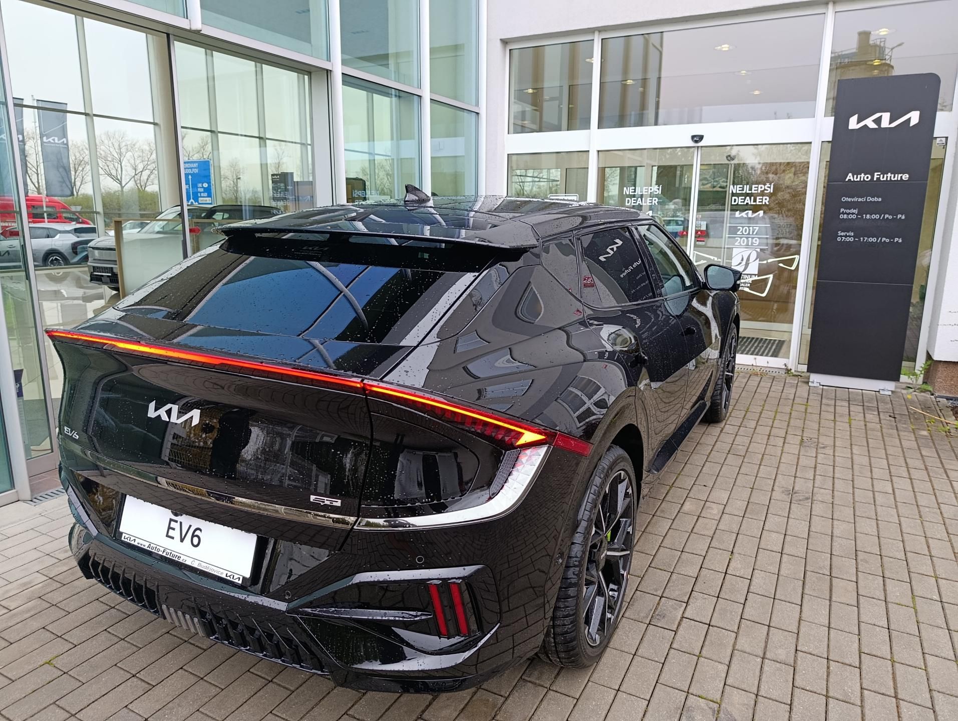 Kia EV6, CV 4X4 GT 84 kWh - fotka 2