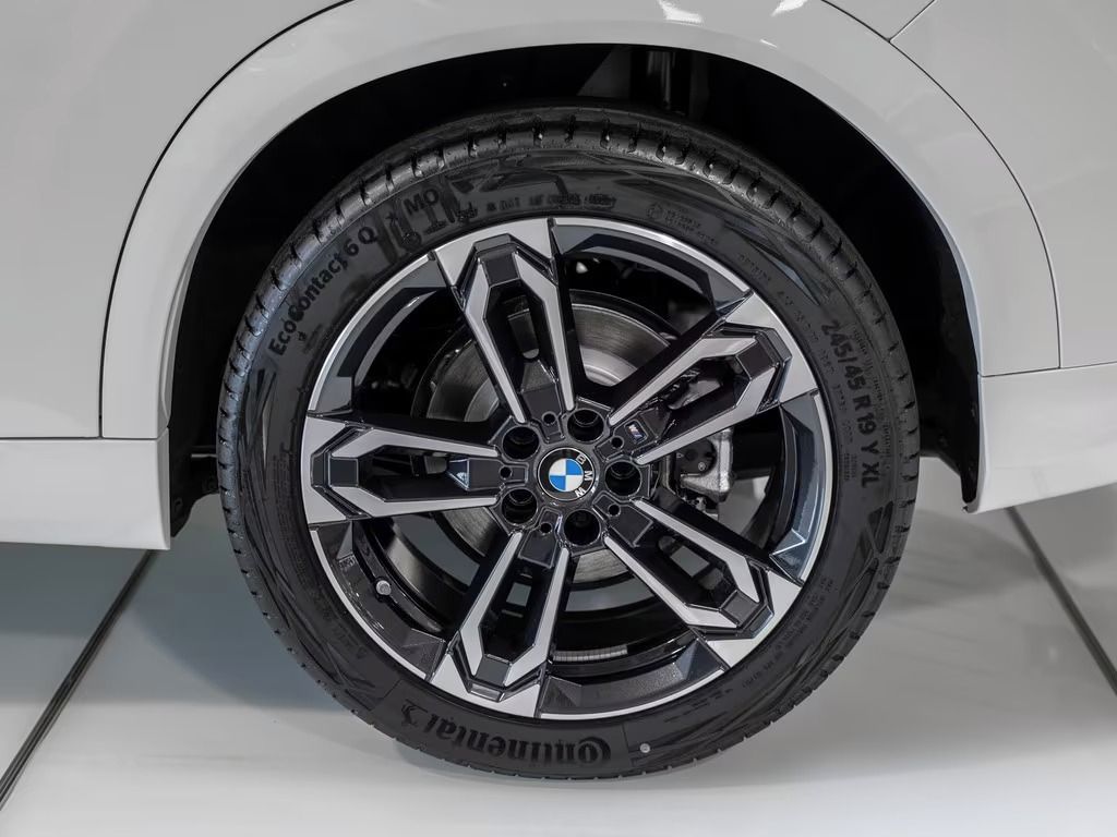 BMW iX2, IX2 eDrive 20 M-Sport LED - fotka 6
