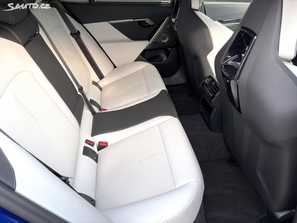 BMW M5 2025 z Czech