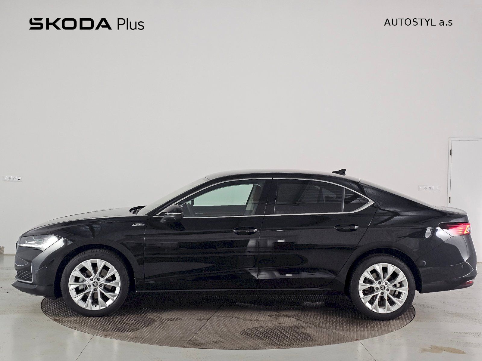 Škoda Superb, 2.0TDI 110kW LAURIN A KLEMENT - fotka 3
