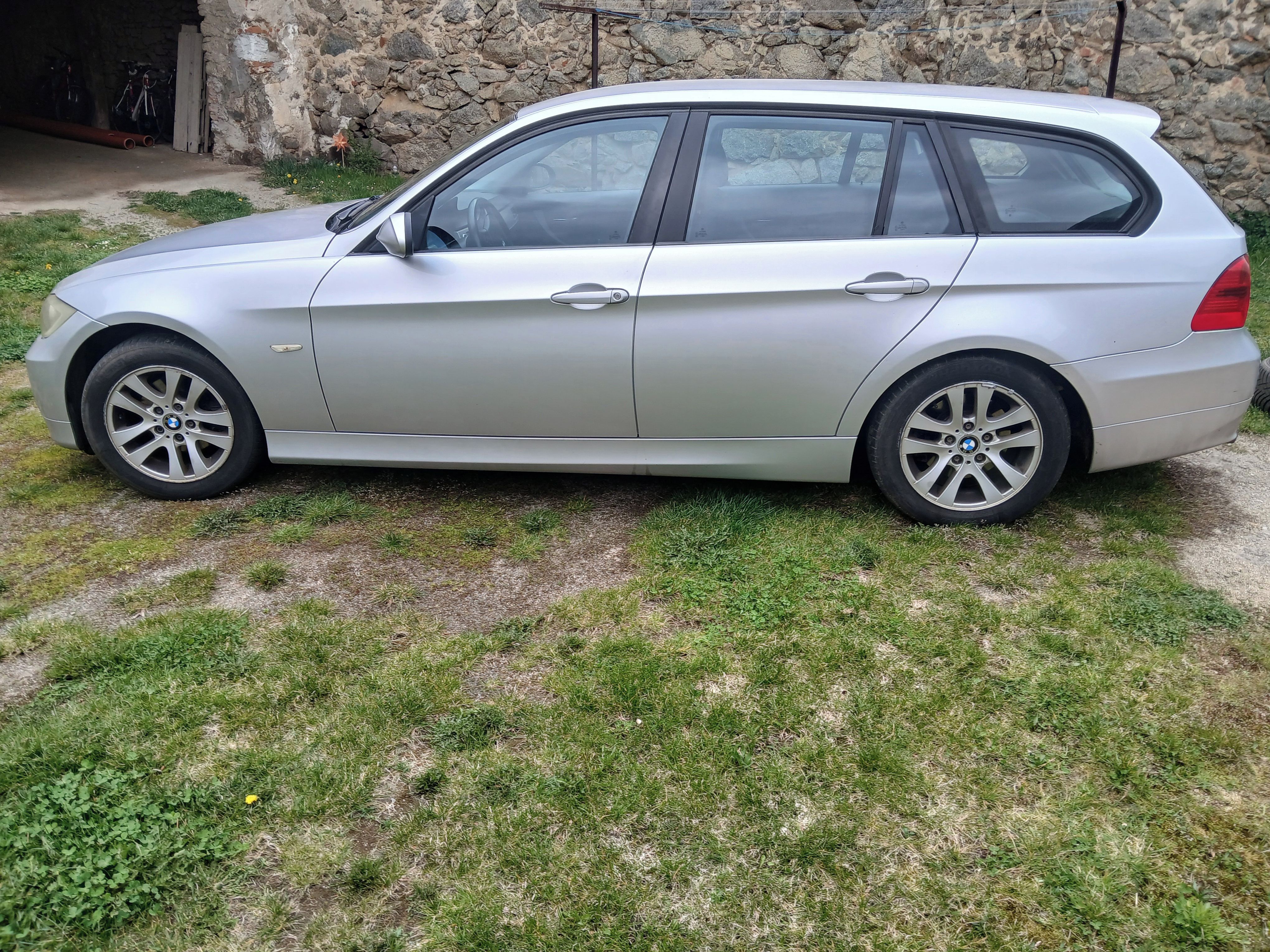 BMW Řada 3 - fotka 5