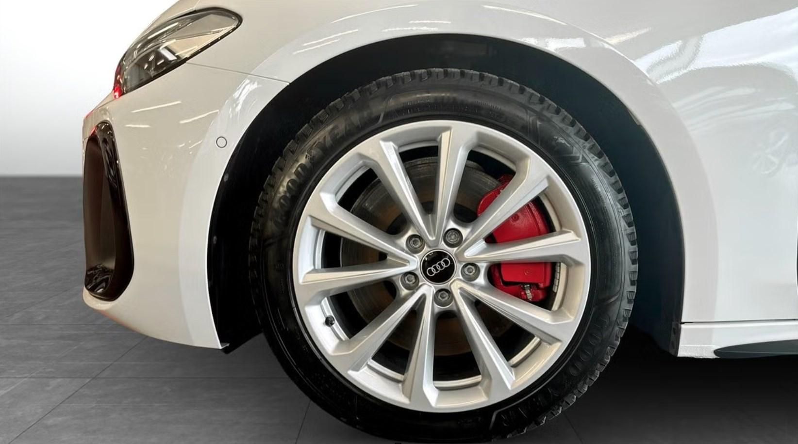 Audi A5, Avant 2.0 e-hybrid Q S-Line - fotka 6