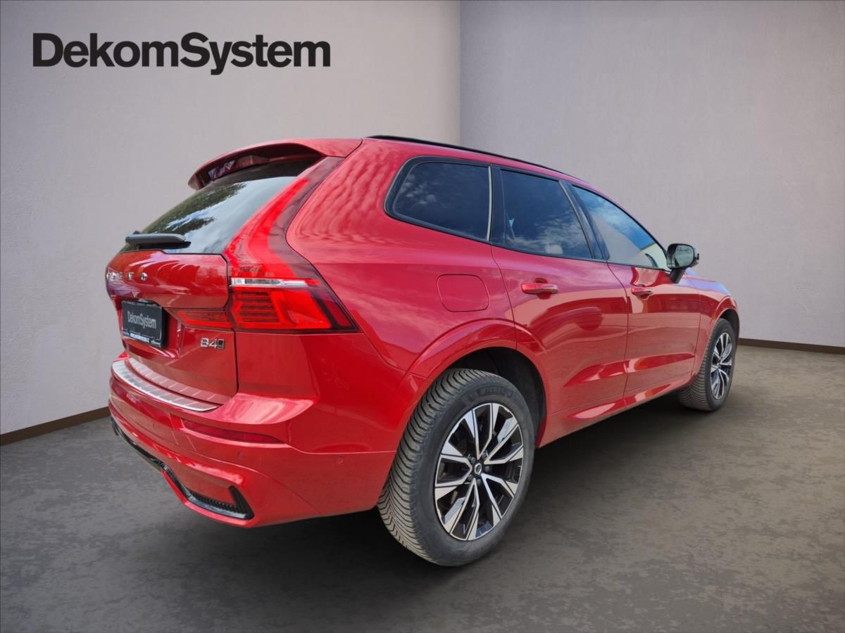 Volvo XC60, 2,0 B4 AWD PLUS DARK - fotka 3