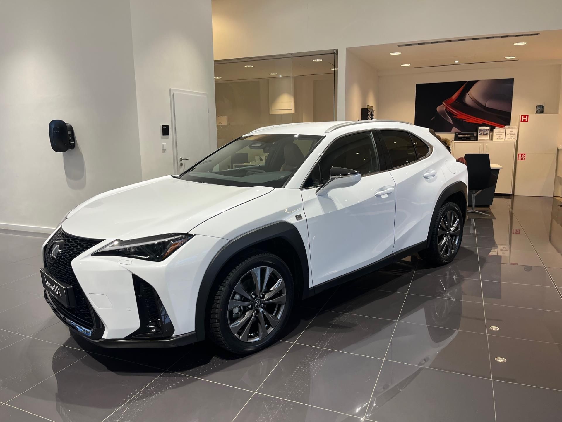 Lexus UX 300h, F Sport Desing