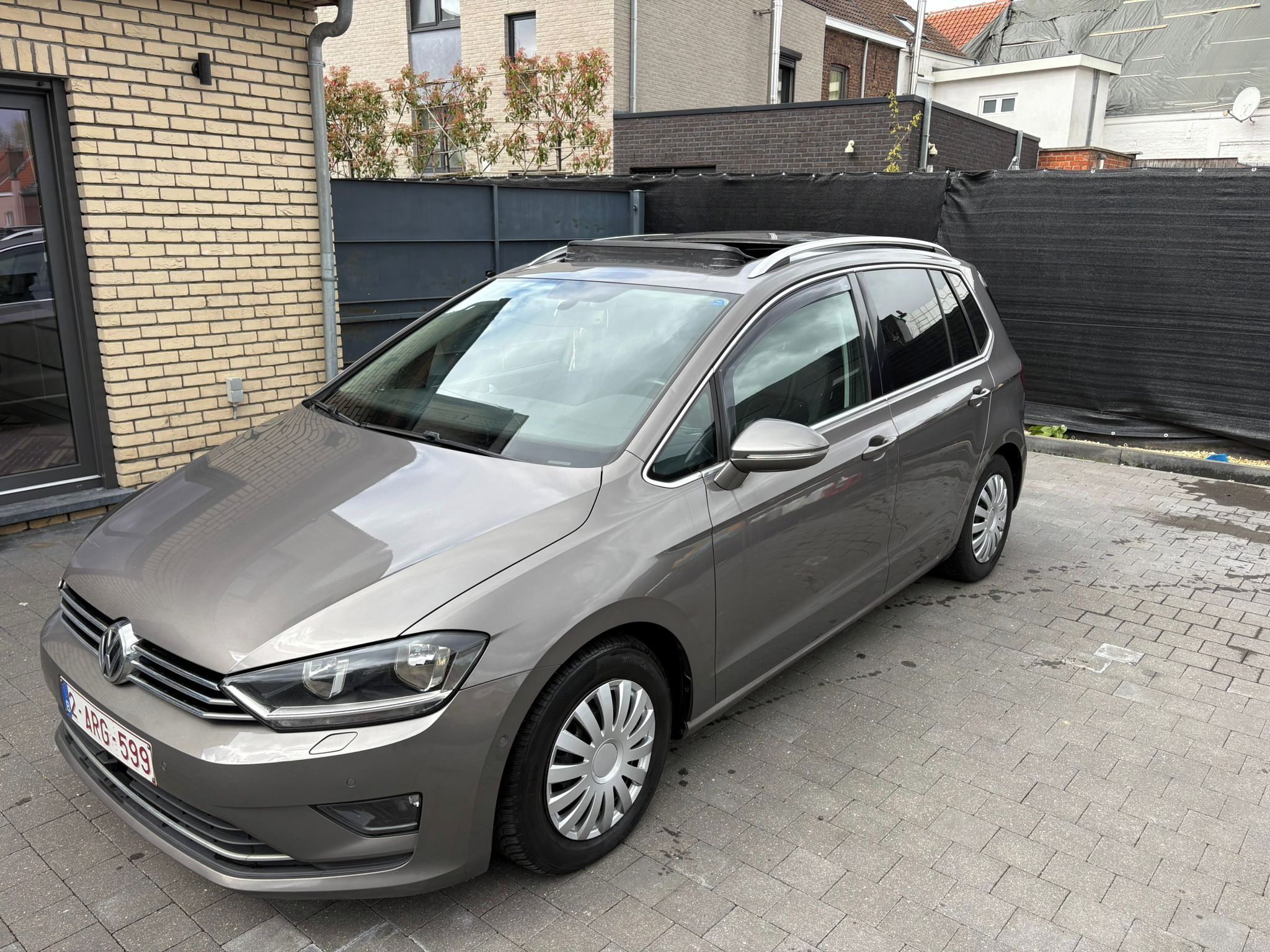 Volkswagen Golf Sportsvan, 1,6 tdi 81 blue 4,5 l / 100 - fotka 3