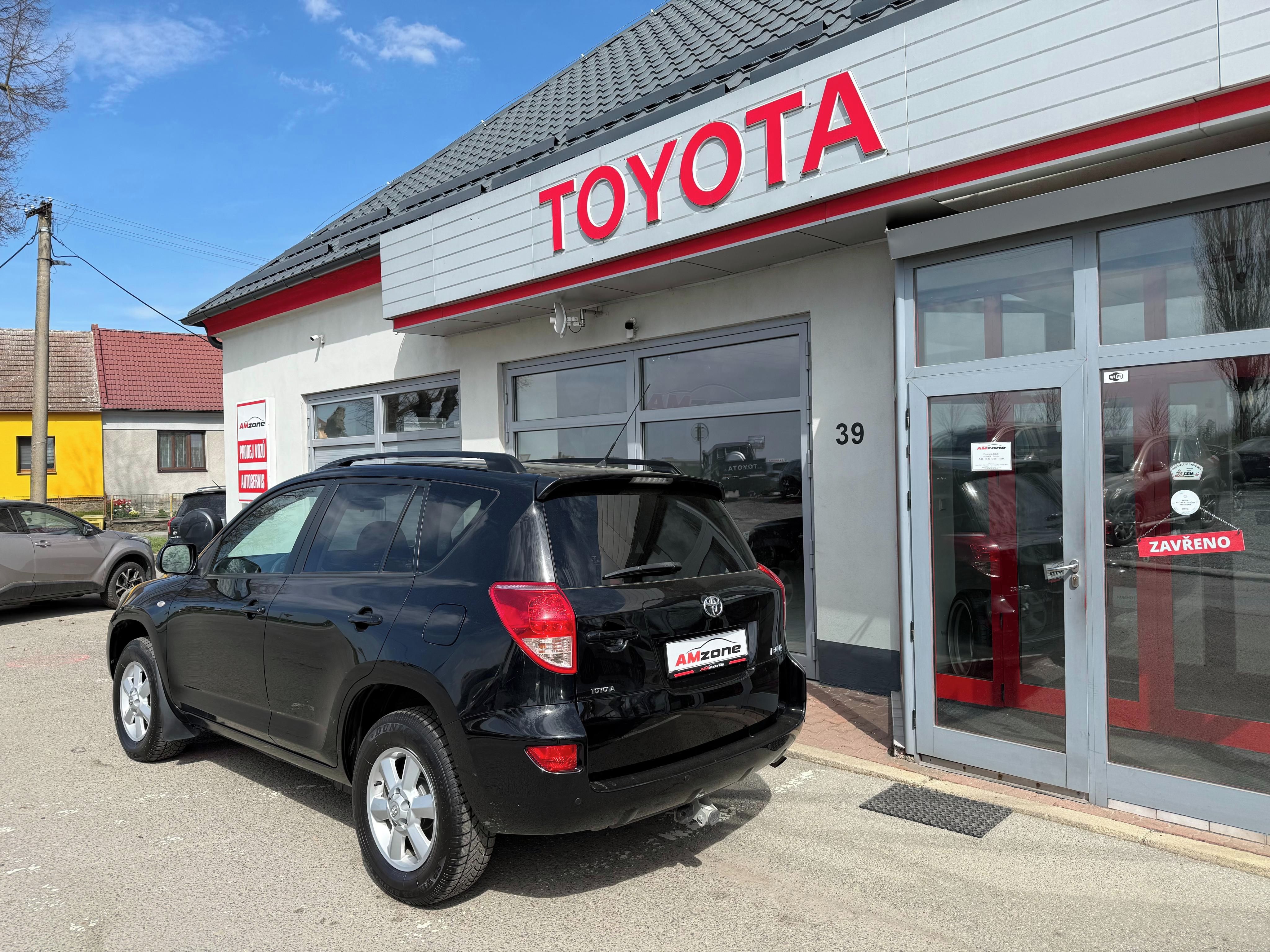 Toyota Rav4, 2,0 VVTI 4X4 AUTOMAT TAŽNÉ ZAŘ - fotka 4