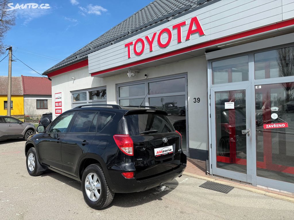 Toyota Rav4, fotka 4