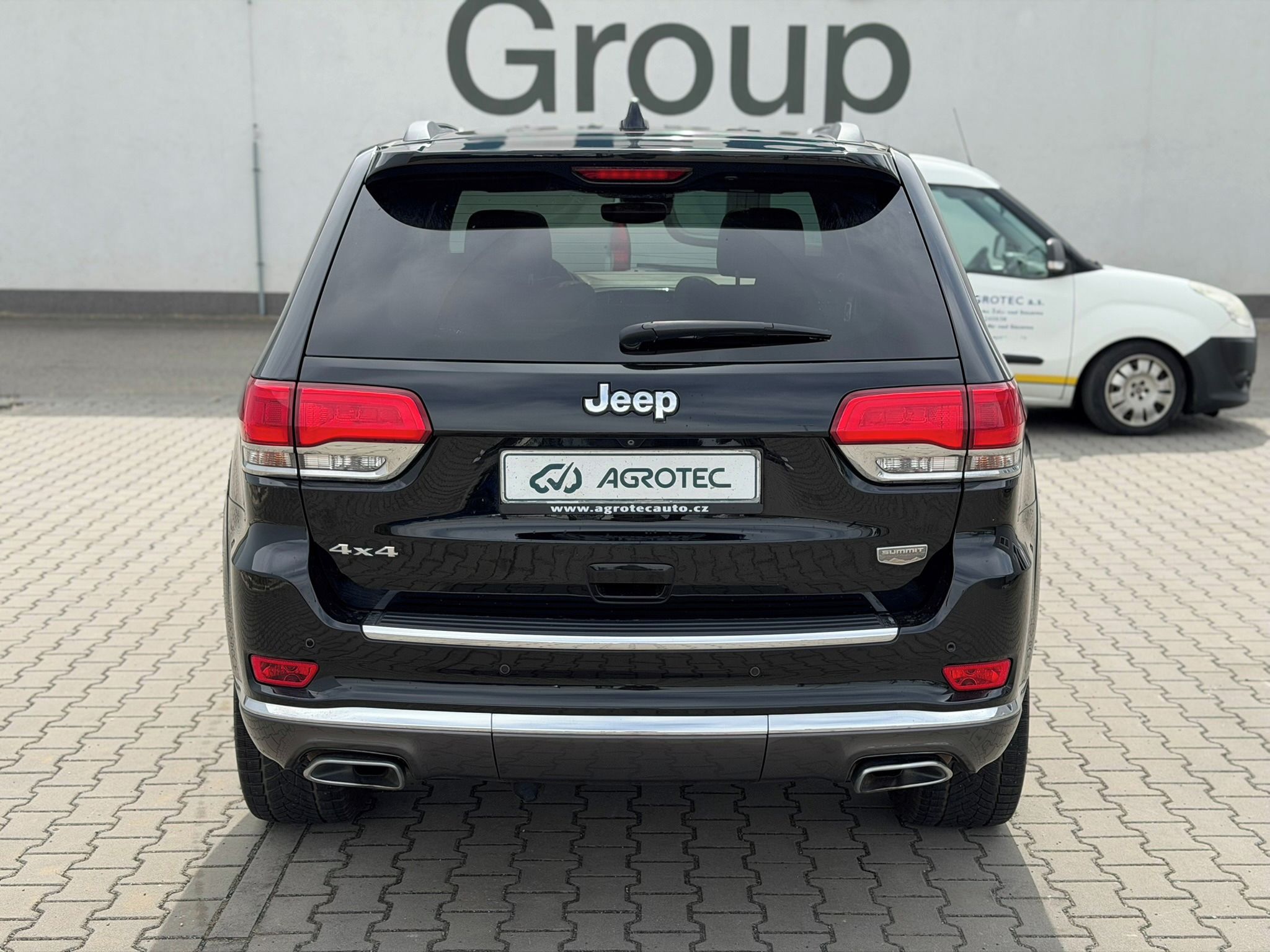 Jeep Grand Cherokee, 3.0 CRD 184 kW Summit 4x4 Auto - fotka 6
