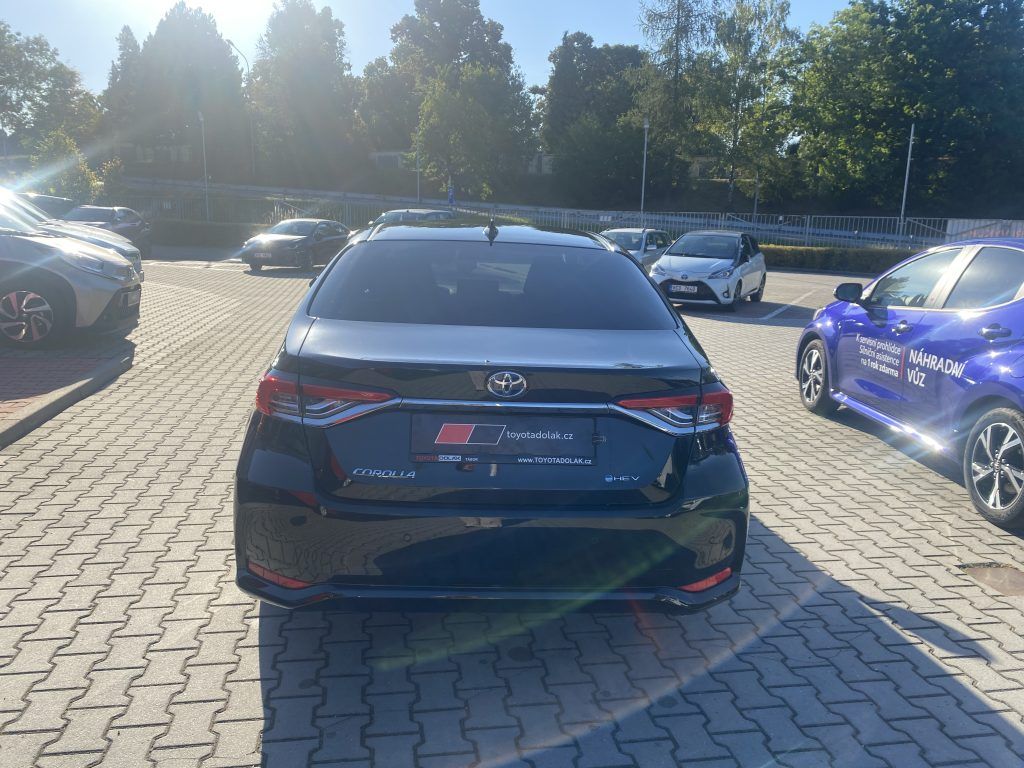 Toyota Corolla, 1.8 Hybrid CVT Style - fotka 4