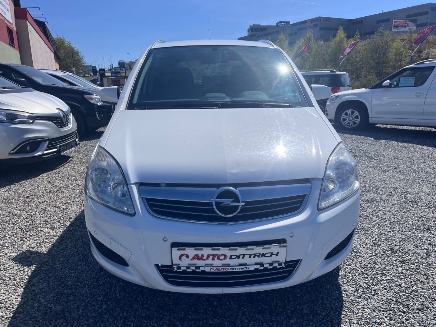 Opel Zafira, 1.7 CDTi 7 MÍST - fotka 3