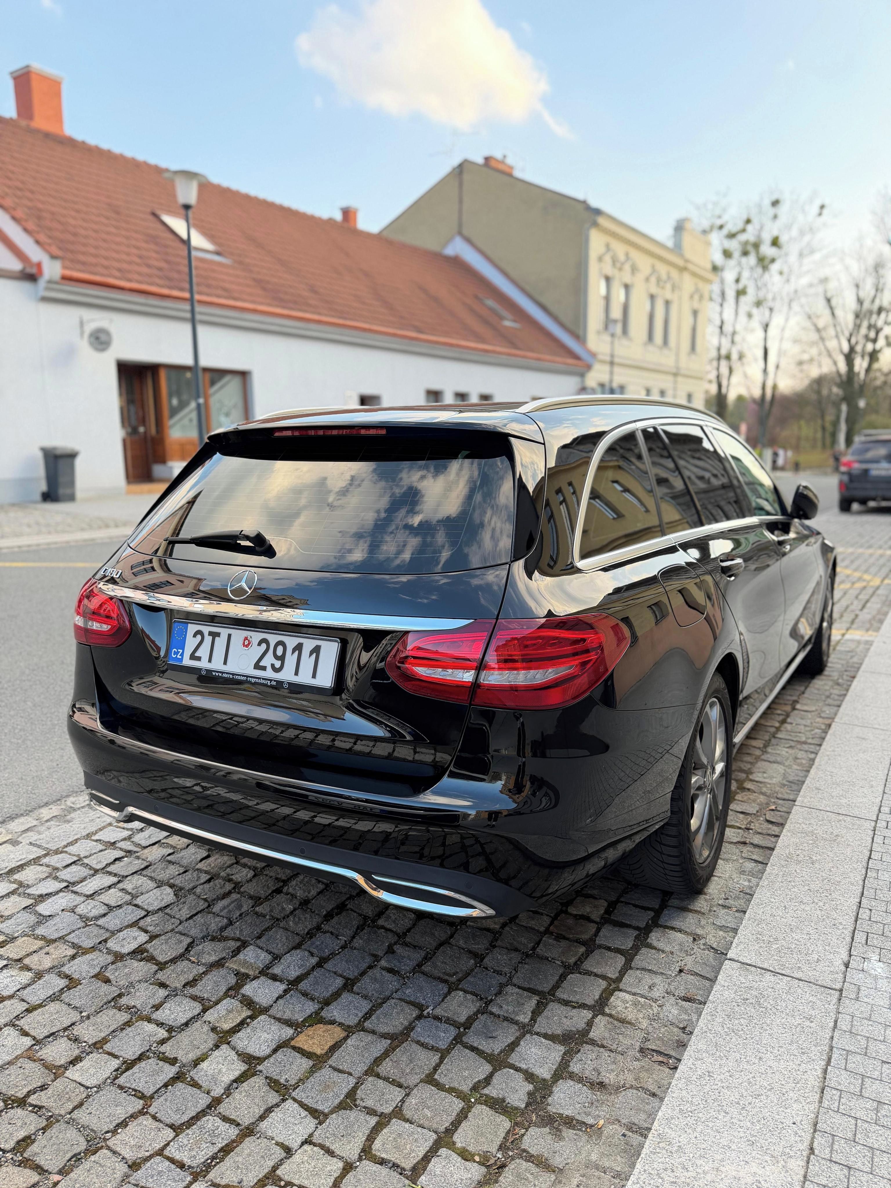 Mercedes-Benz Třídy C, C180 Kombi 2018, 9G-Tronic - fotka 4
