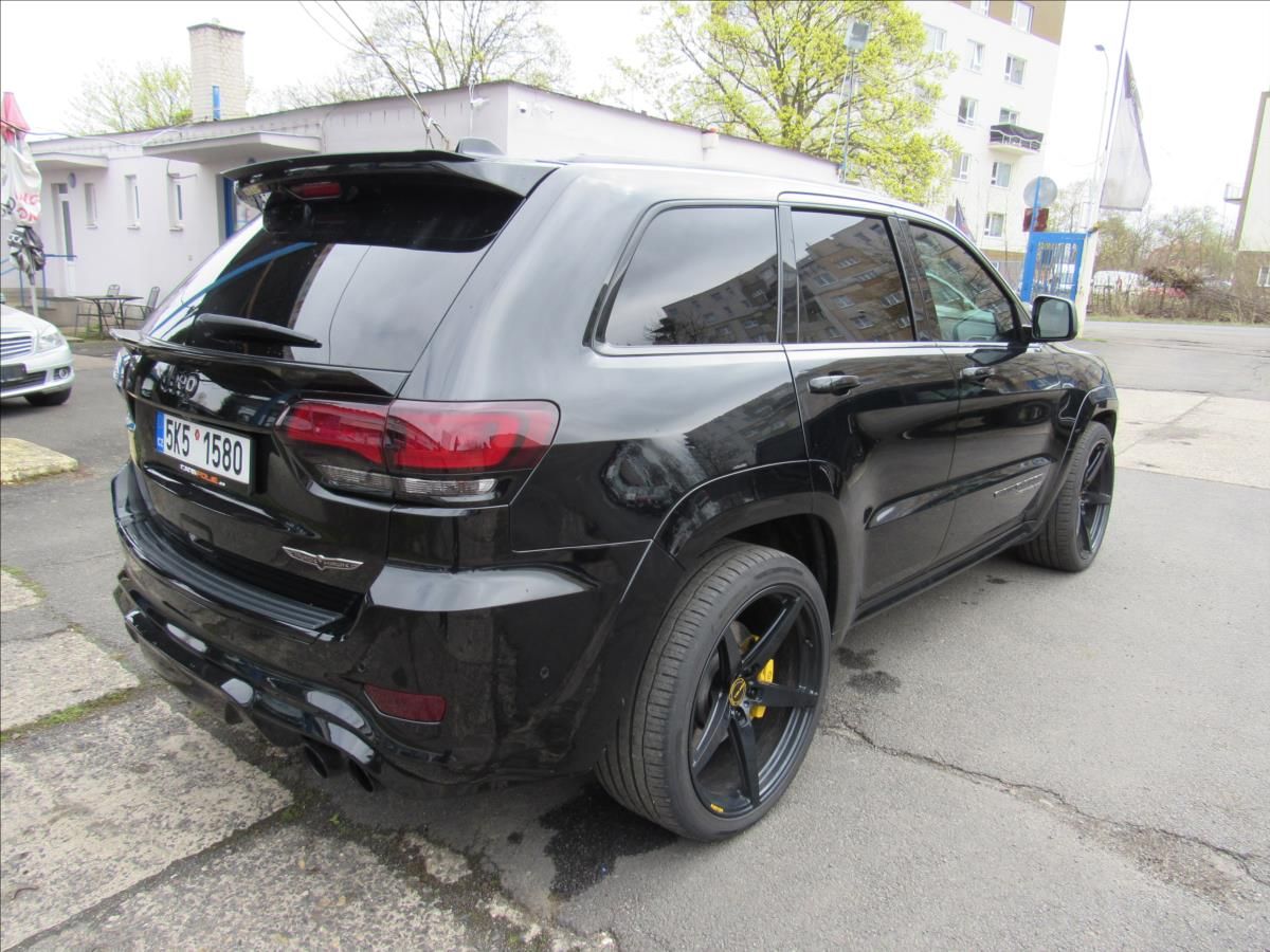 Jeep Grand Cherokee, 6,2 V8 HEMI Trackhawk 527kW - fotka 4