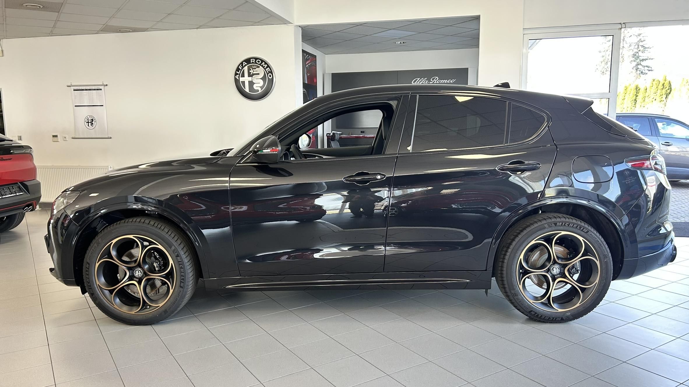 Alfa Romeo Stelvio, 2.0i 280k AWD Intensa - fotka 5