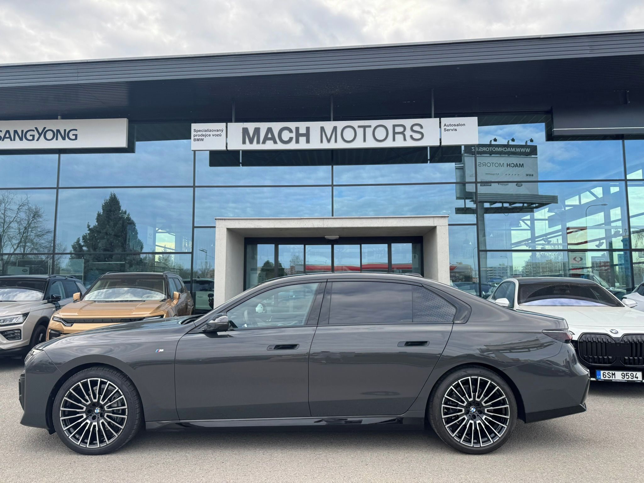 BMW Řada 7, 740d xDrive  TV TOP - fotka 6