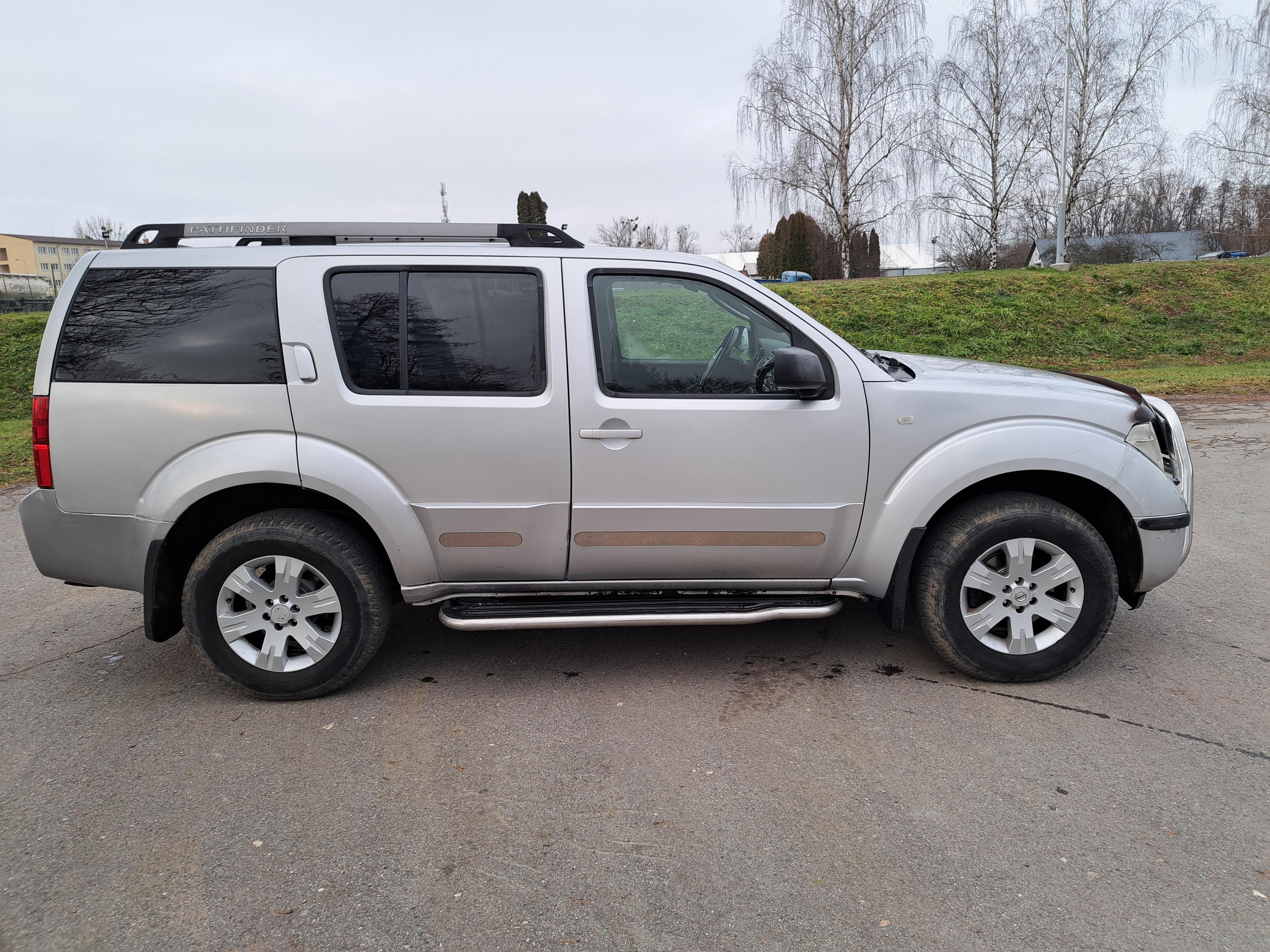 Nissan Pathfinder, Nissan Pathfinder - fotka 3
